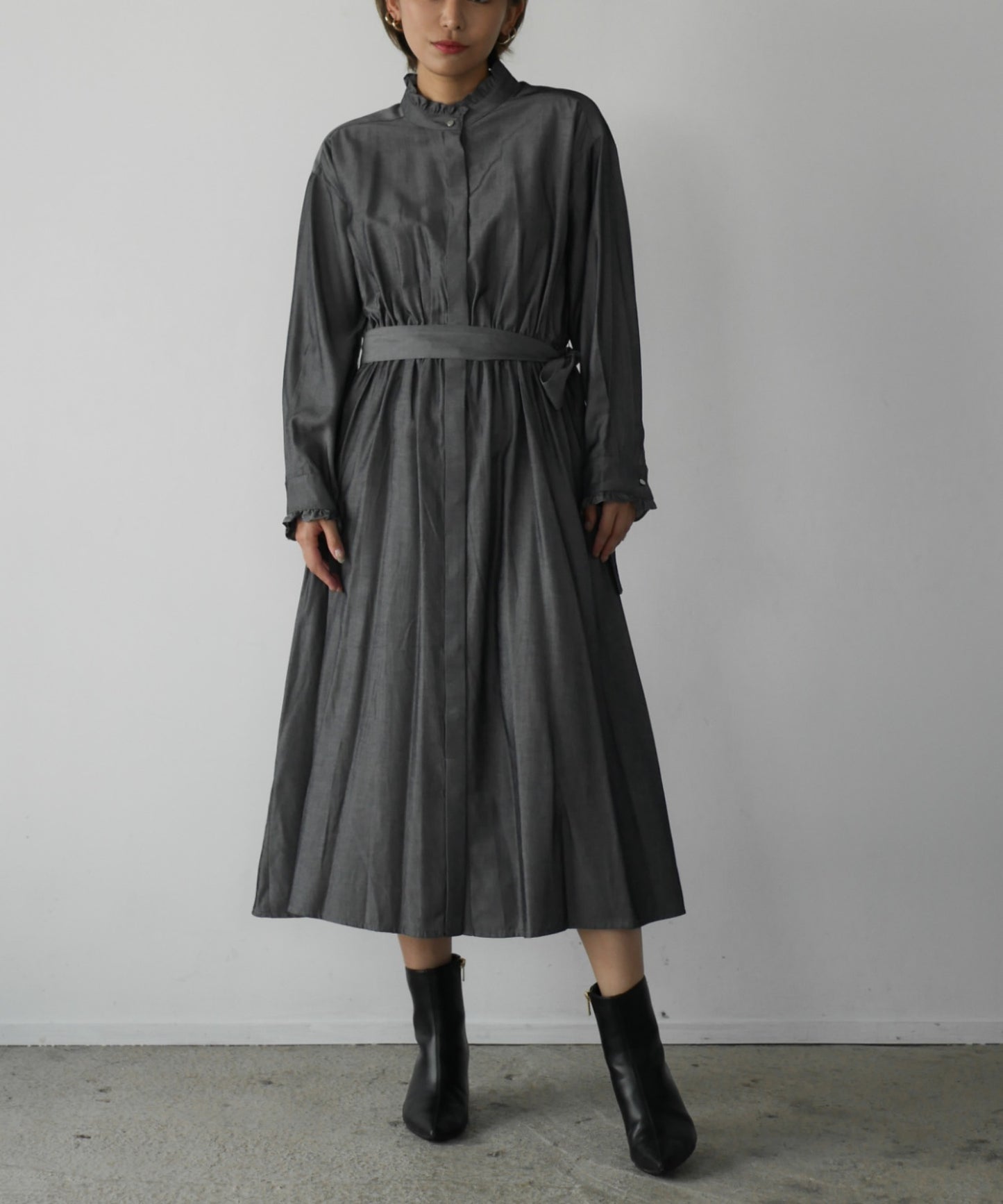 モデルサイズ:160cm B84 W61 H84 / 着用:ブラック