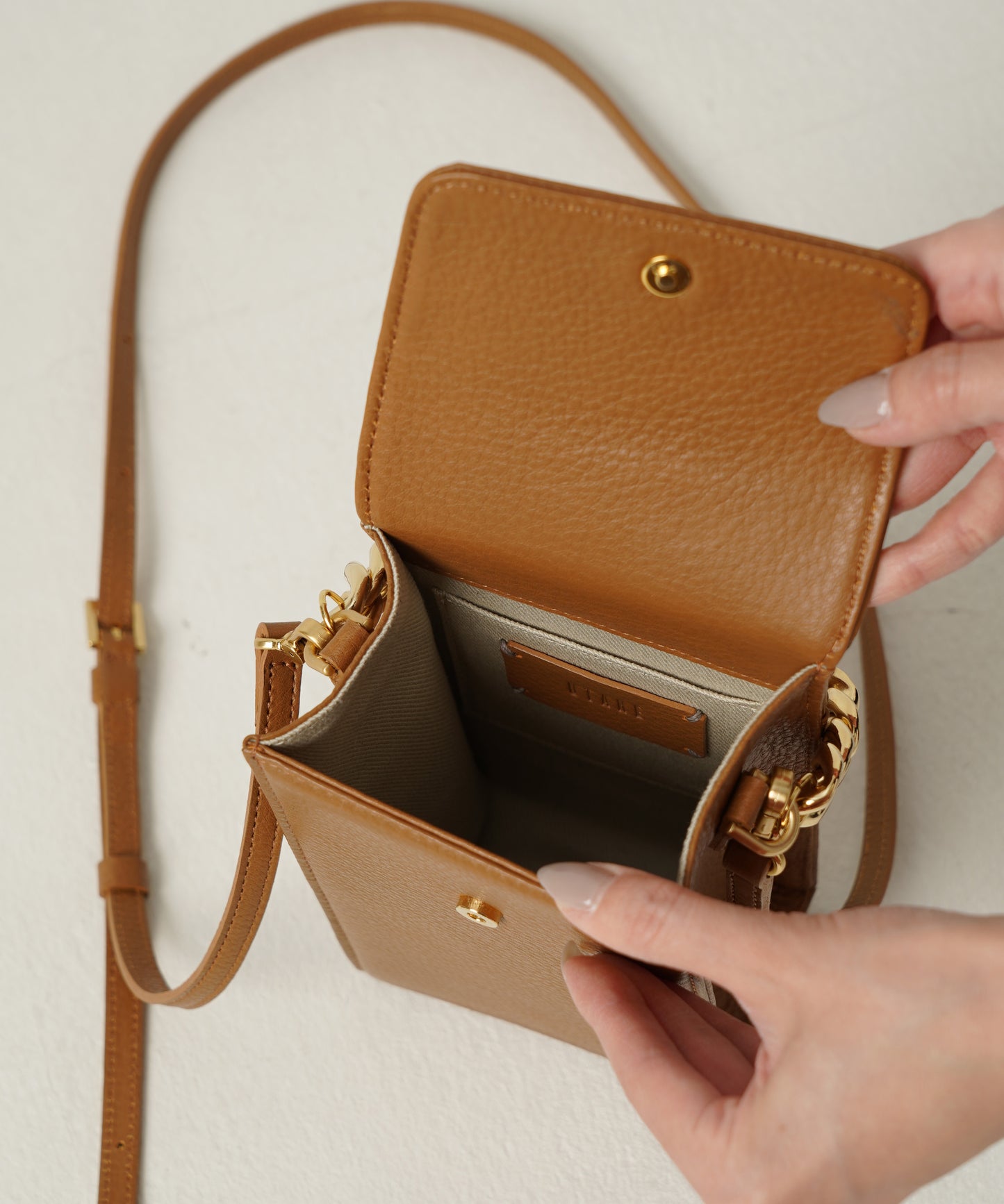 IVY CHAIN POUCH