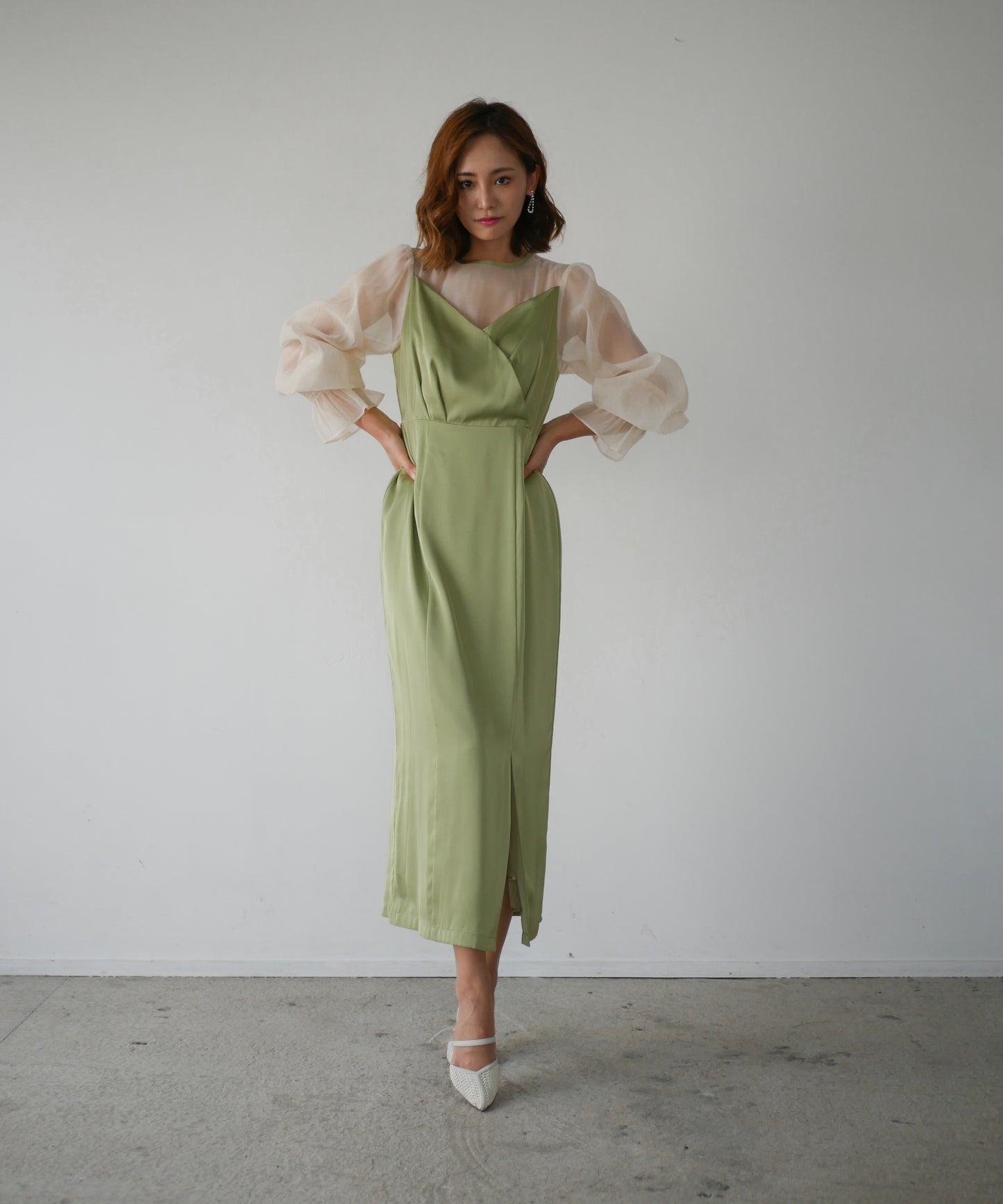 SATIN VOLUME SLEEVE DRESS