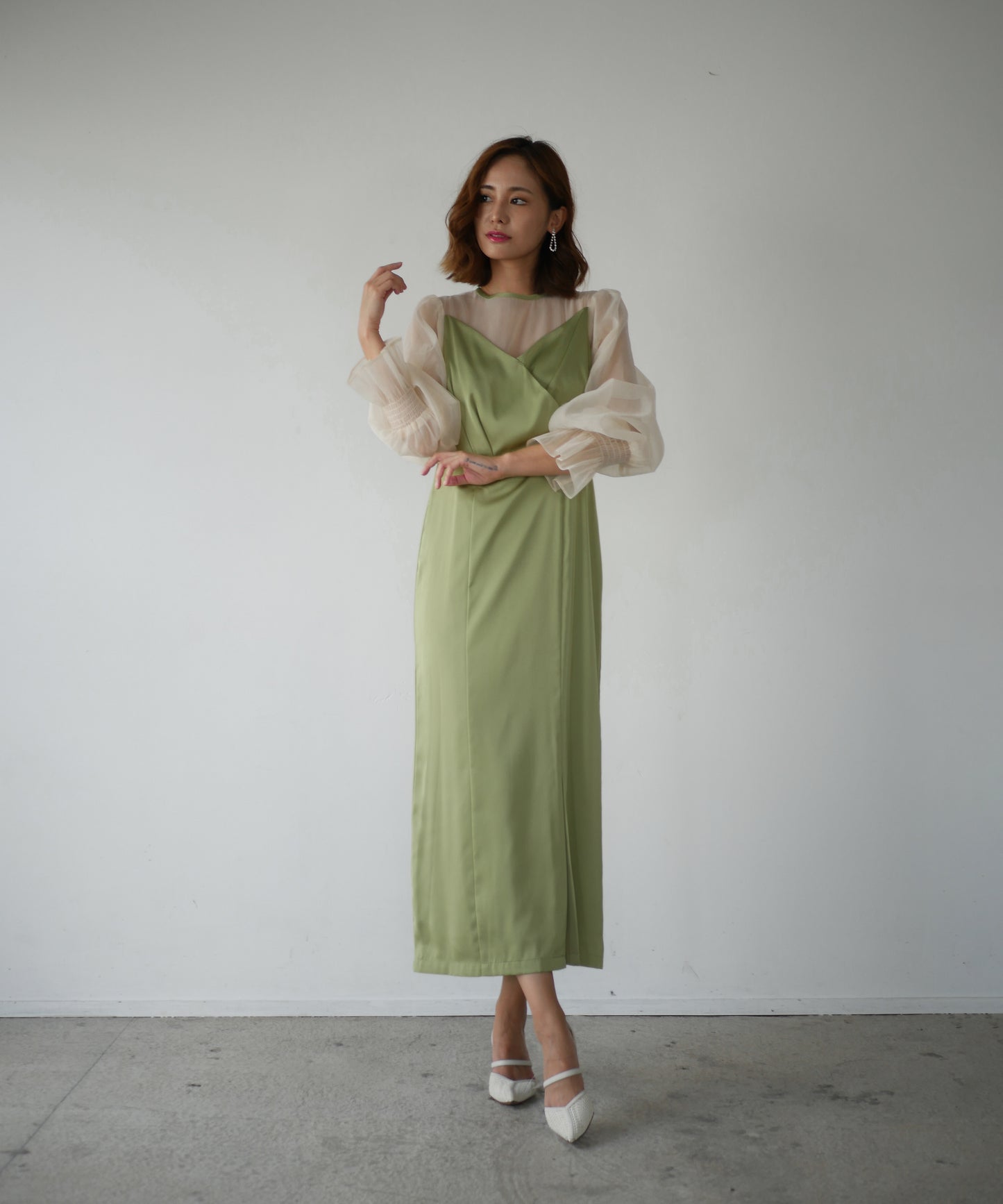 SATIN VOLUME SLEEVE DRESS