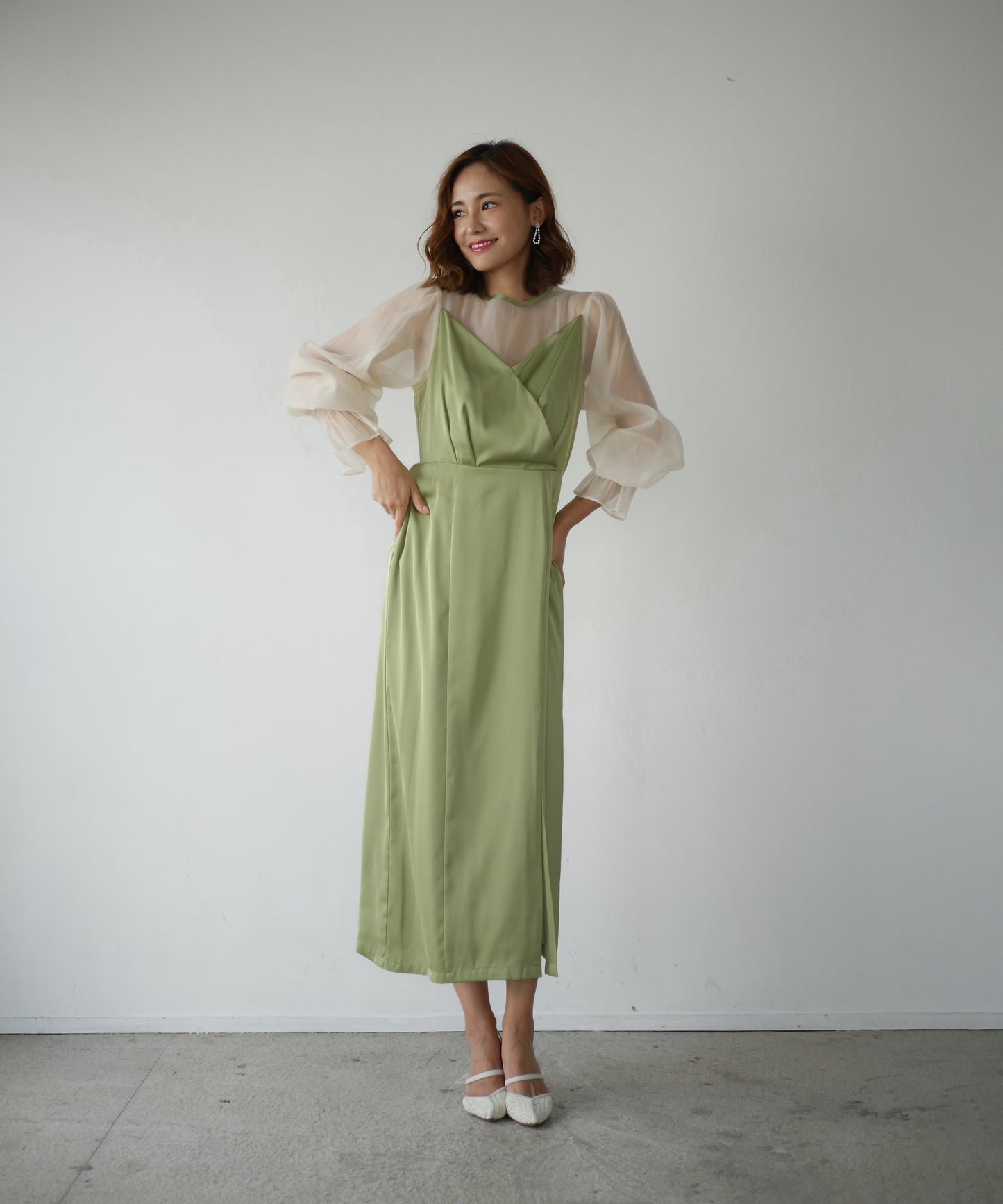 SATIN VOLUME SLEEVE DRESS
