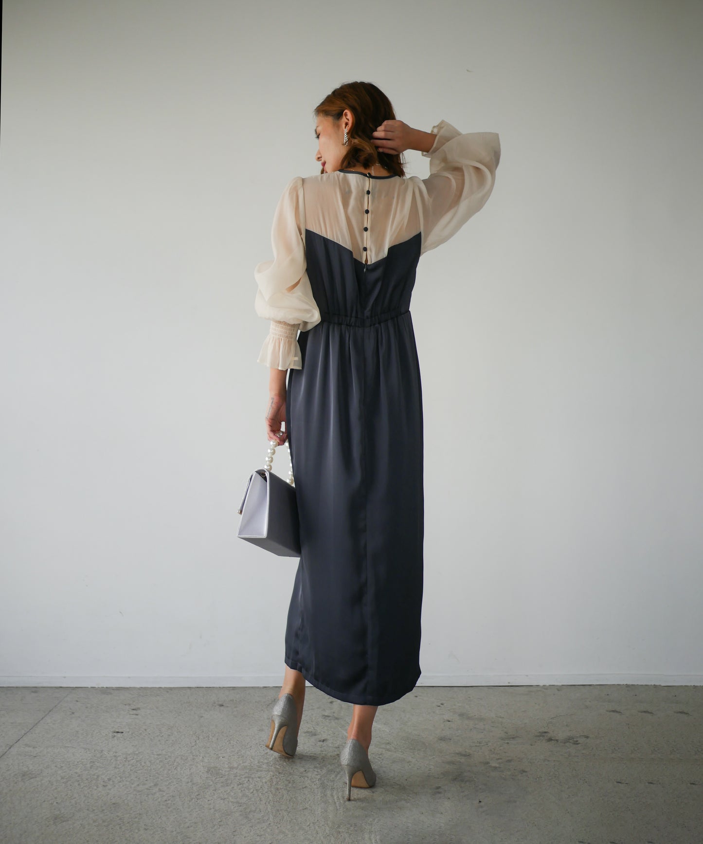 SATIN VOLUME SLEEVE DRESS