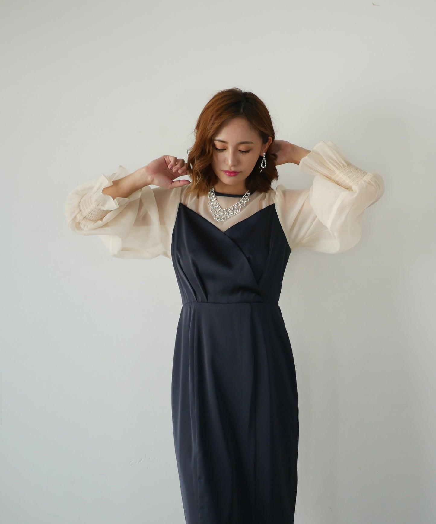 SATIN VOLUME SLEEVE DRESS
