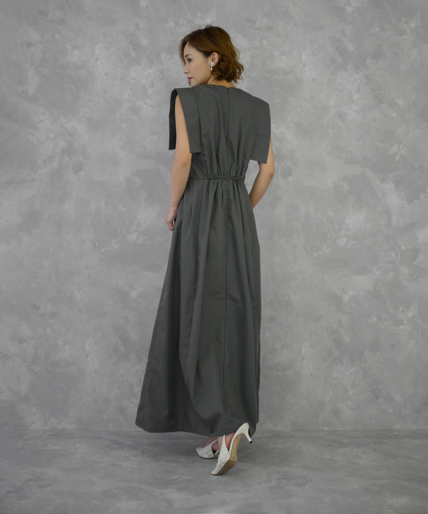 SQUARE SLEEVE ONEPIECE