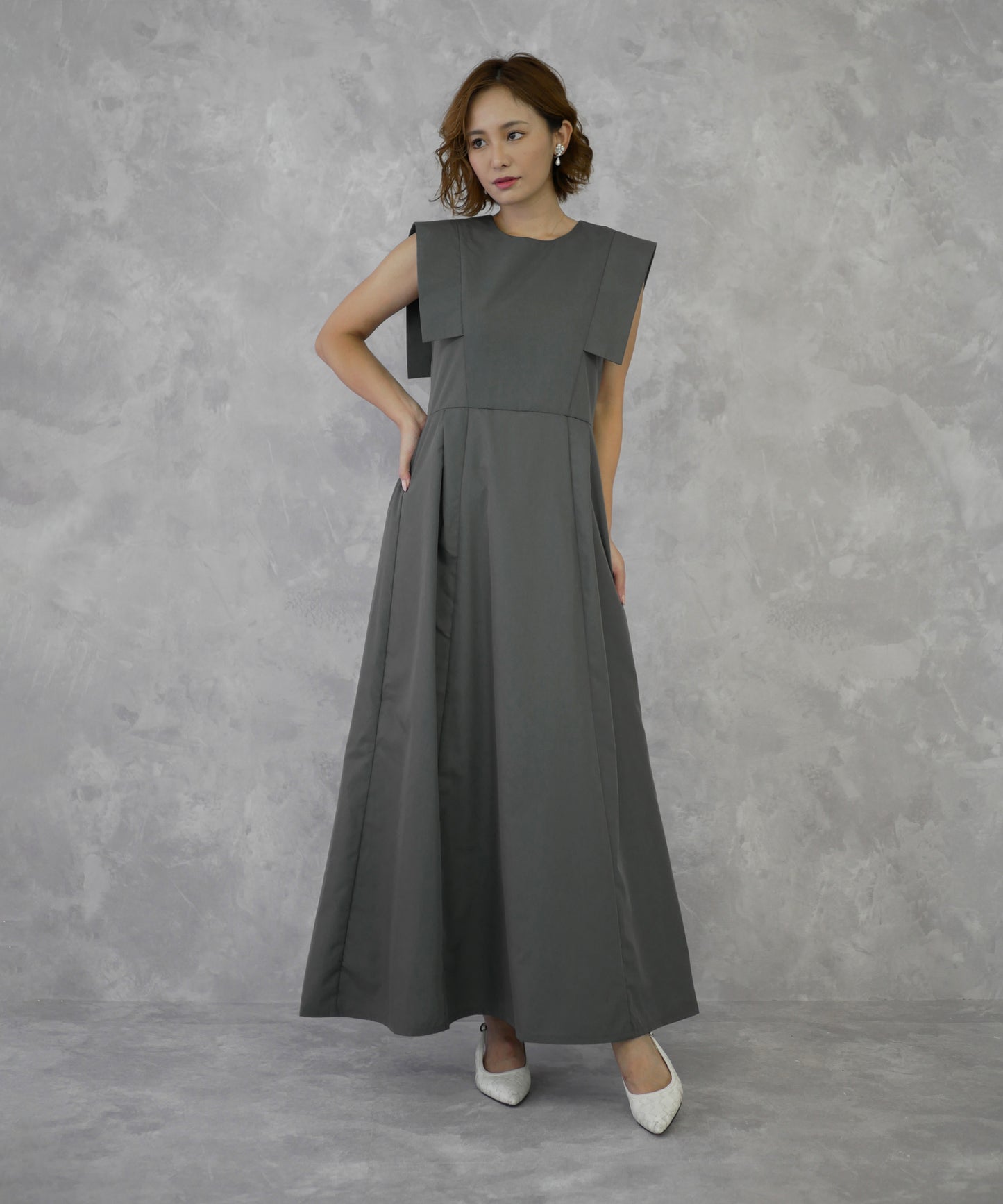SQUARE SLEEVE ONEPIECE