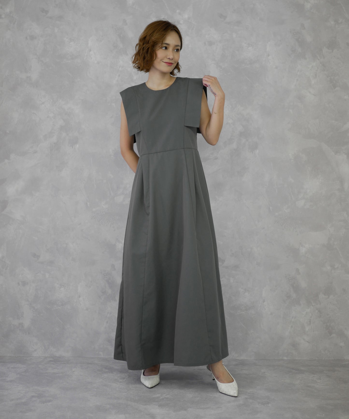 SQUARE SLEEVE ONEPIECE