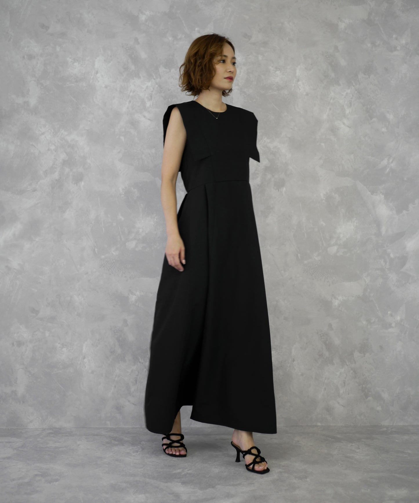 モデルサイズ:160cm B84 W61 H84 / 着用:ブラック F