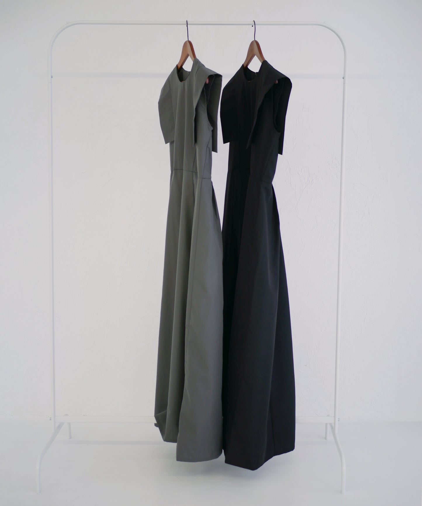 SQUARE SLEEVE ONEPIECE
