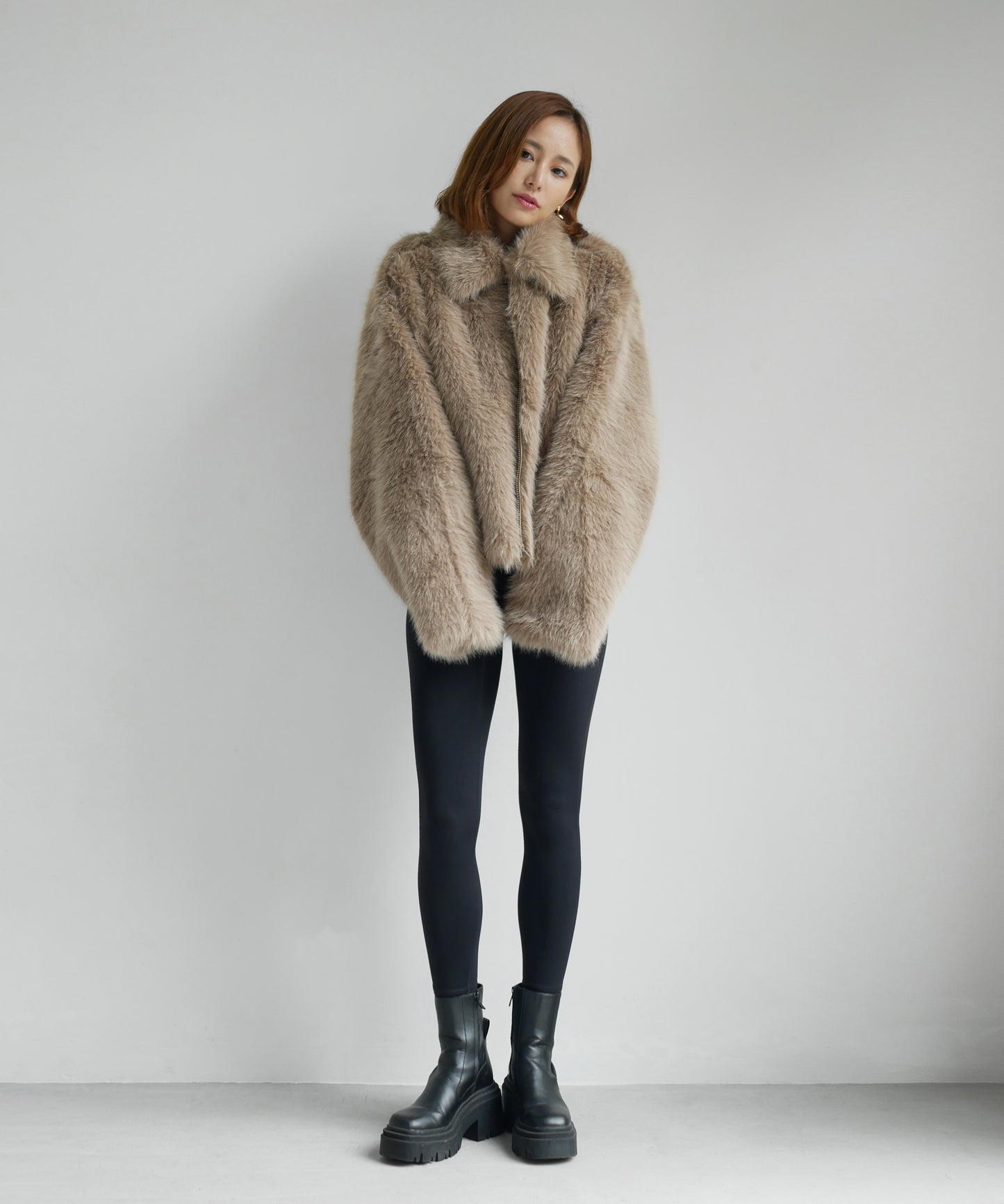 モデルサイズ:160cm B84 W61 H84 / 着用:ベージュ