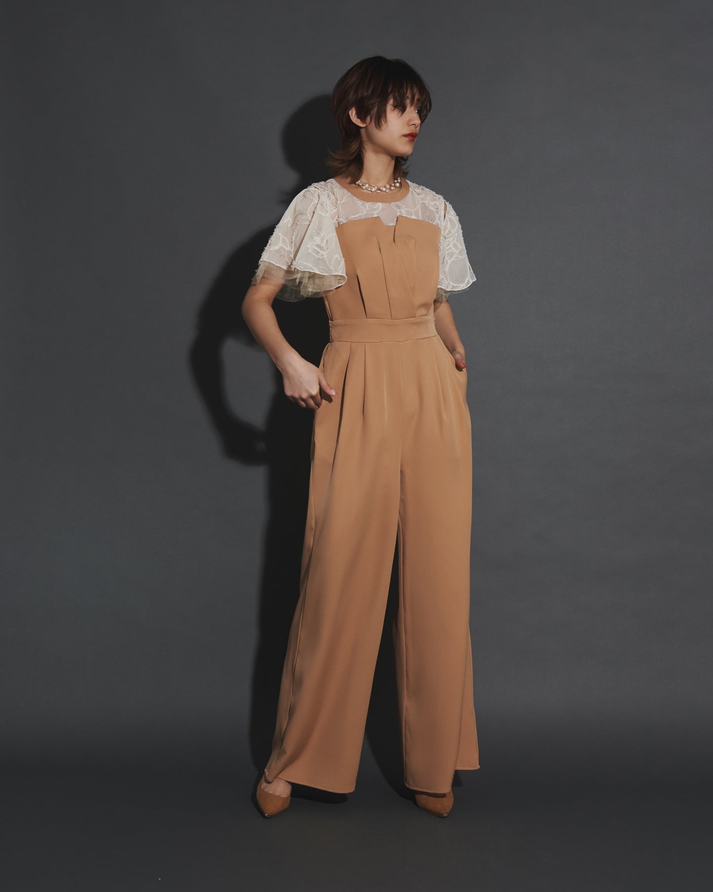 モデルサイズ:162cm B80 W59 H83 / 着用:キャメル M
