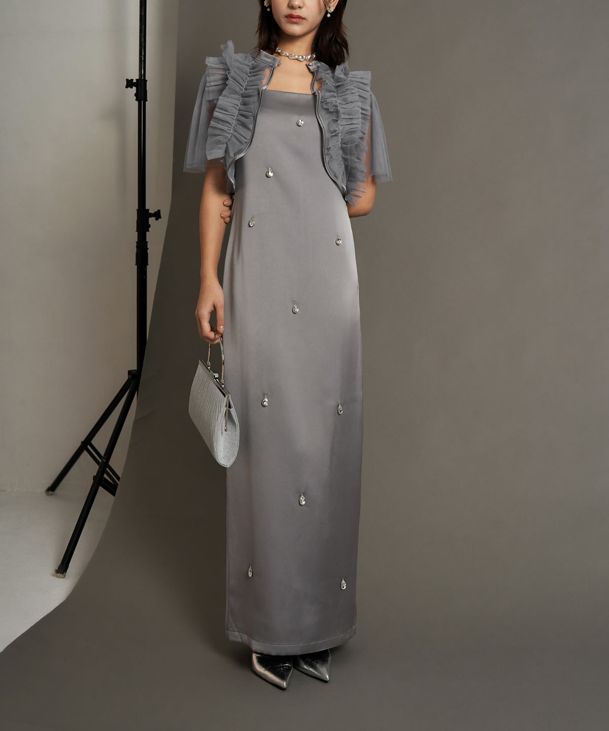 モデルサイズ：162cm B80 W59 H83 / 着用：ブルーグレー M 