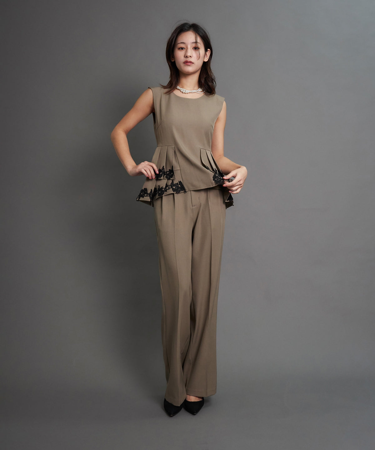 モデルサイズ：162cm B80 W59 H83 / 着用：ベージュ M