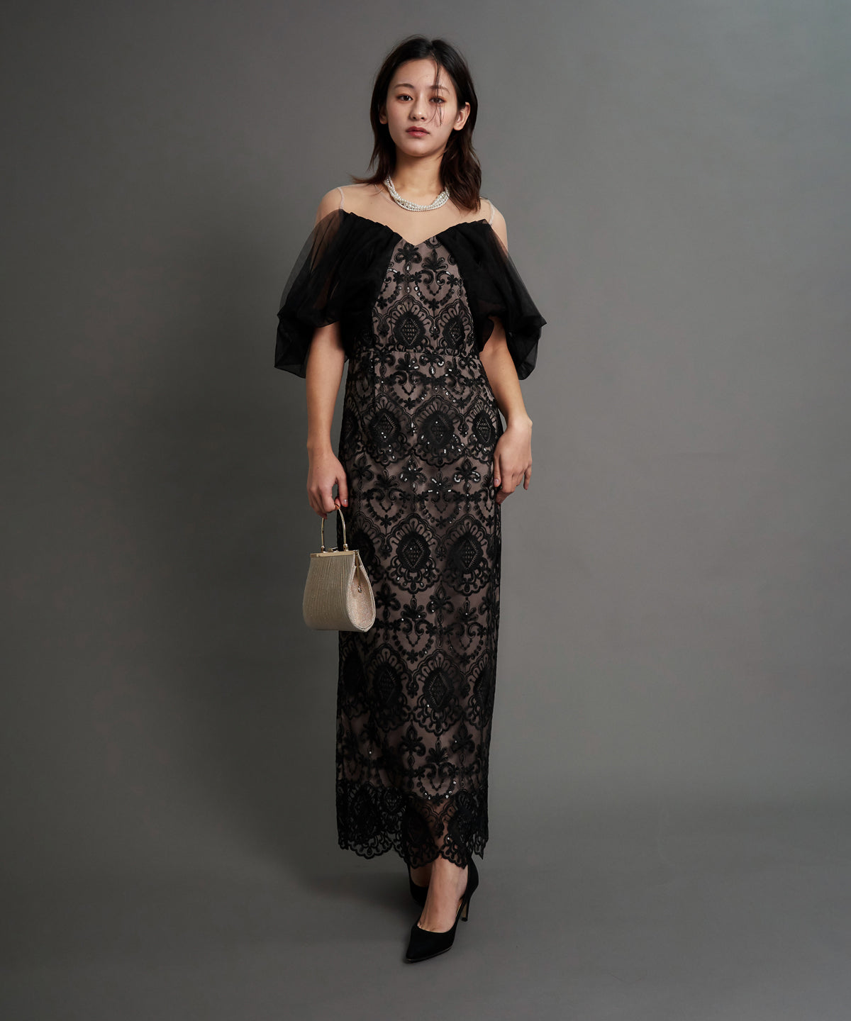 OFFSHOLDER LACE DRESS