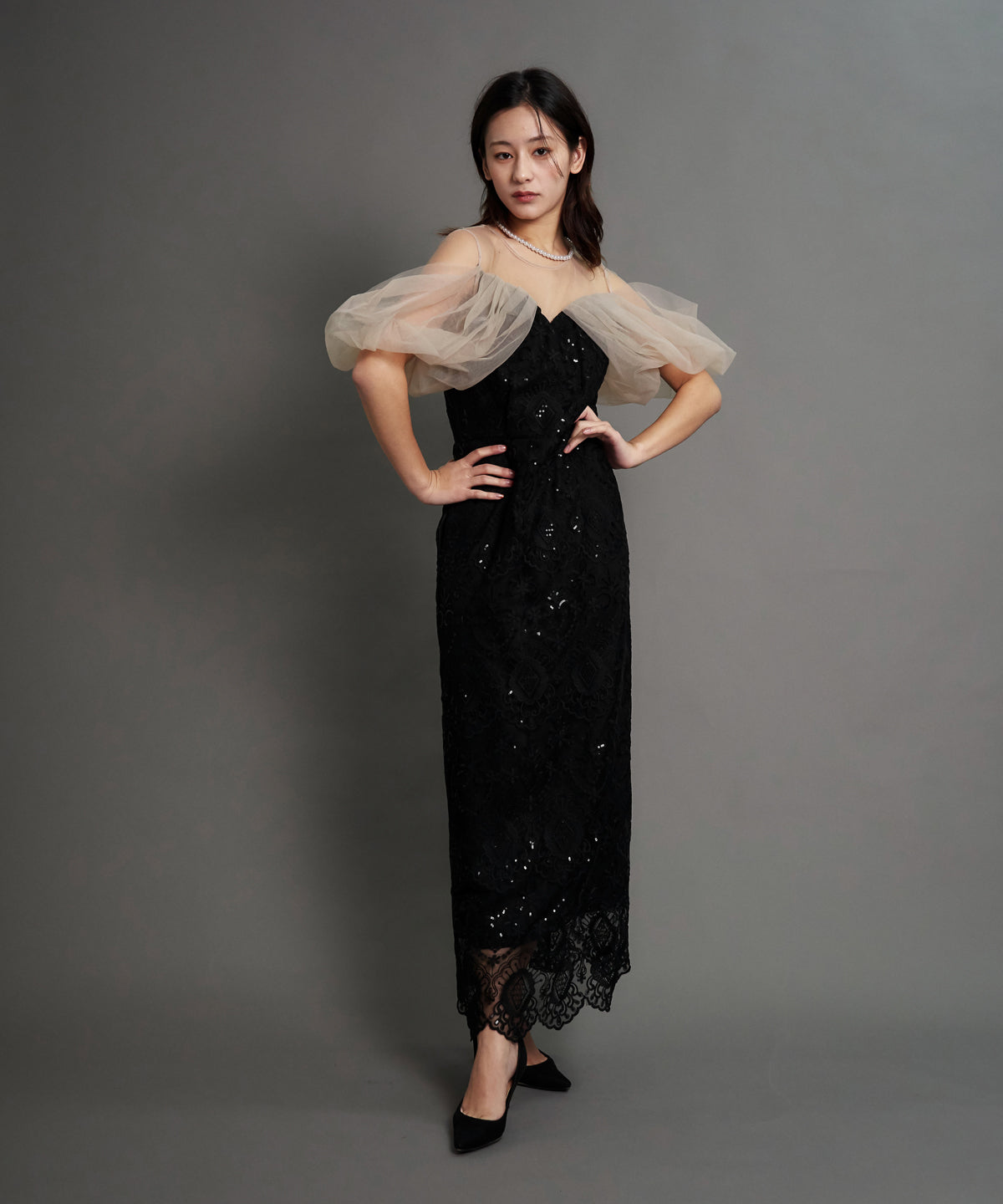 OFFSHOLDER LACE DRESS