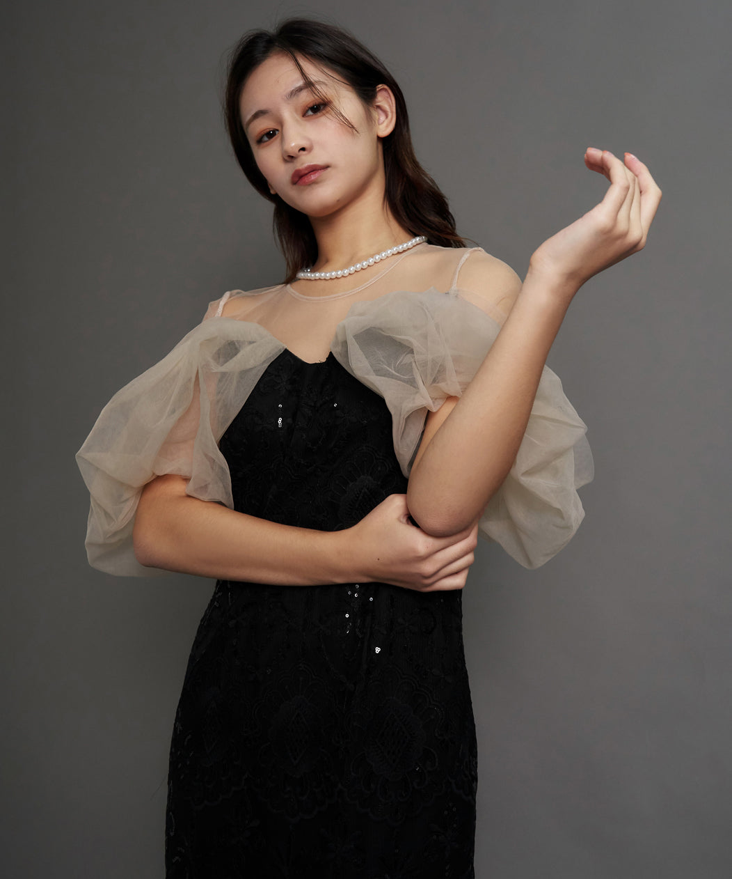 モデルサイズ：162cm B80 W59 H83 / 着用：ブラック M