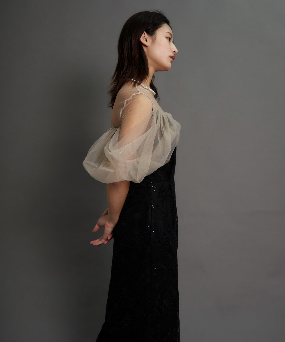 OFFSHOLDER LACE DRESS