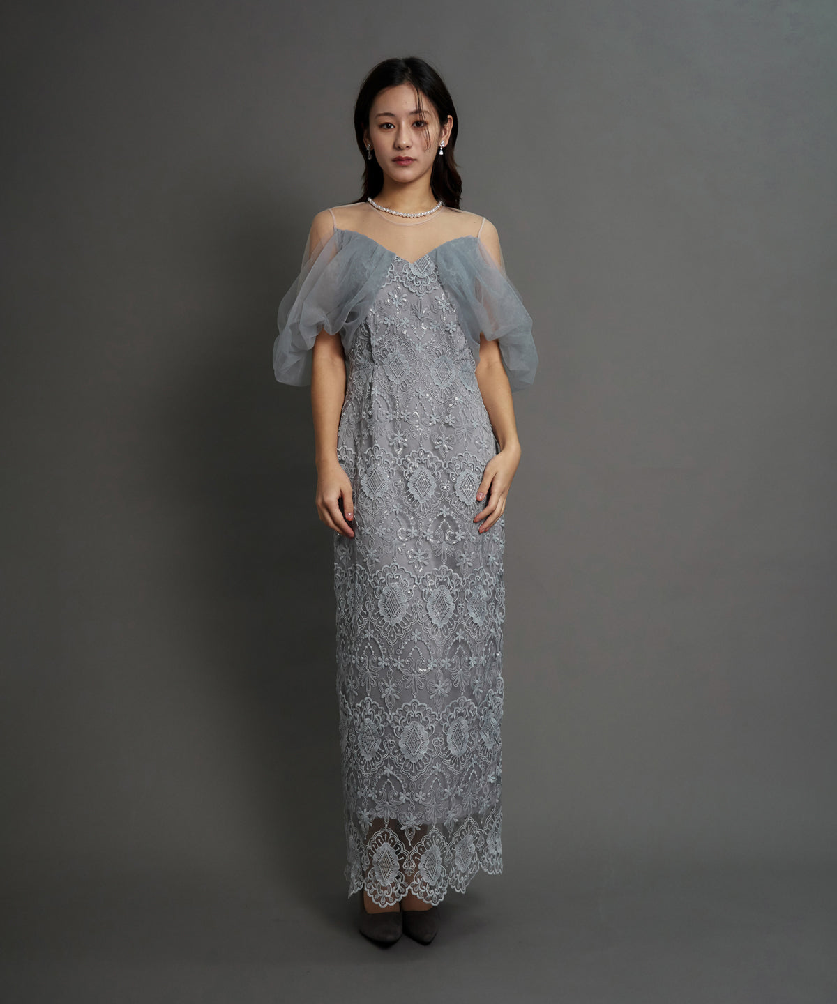 OFFSHOLDER LACE DRESS