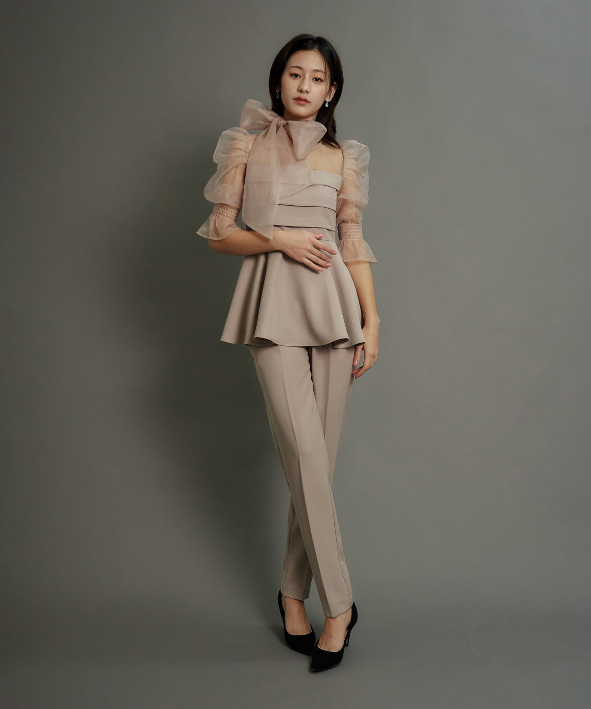 モデルサイズ：162cm B80 W59 H83 / 着用：モカベージュ M