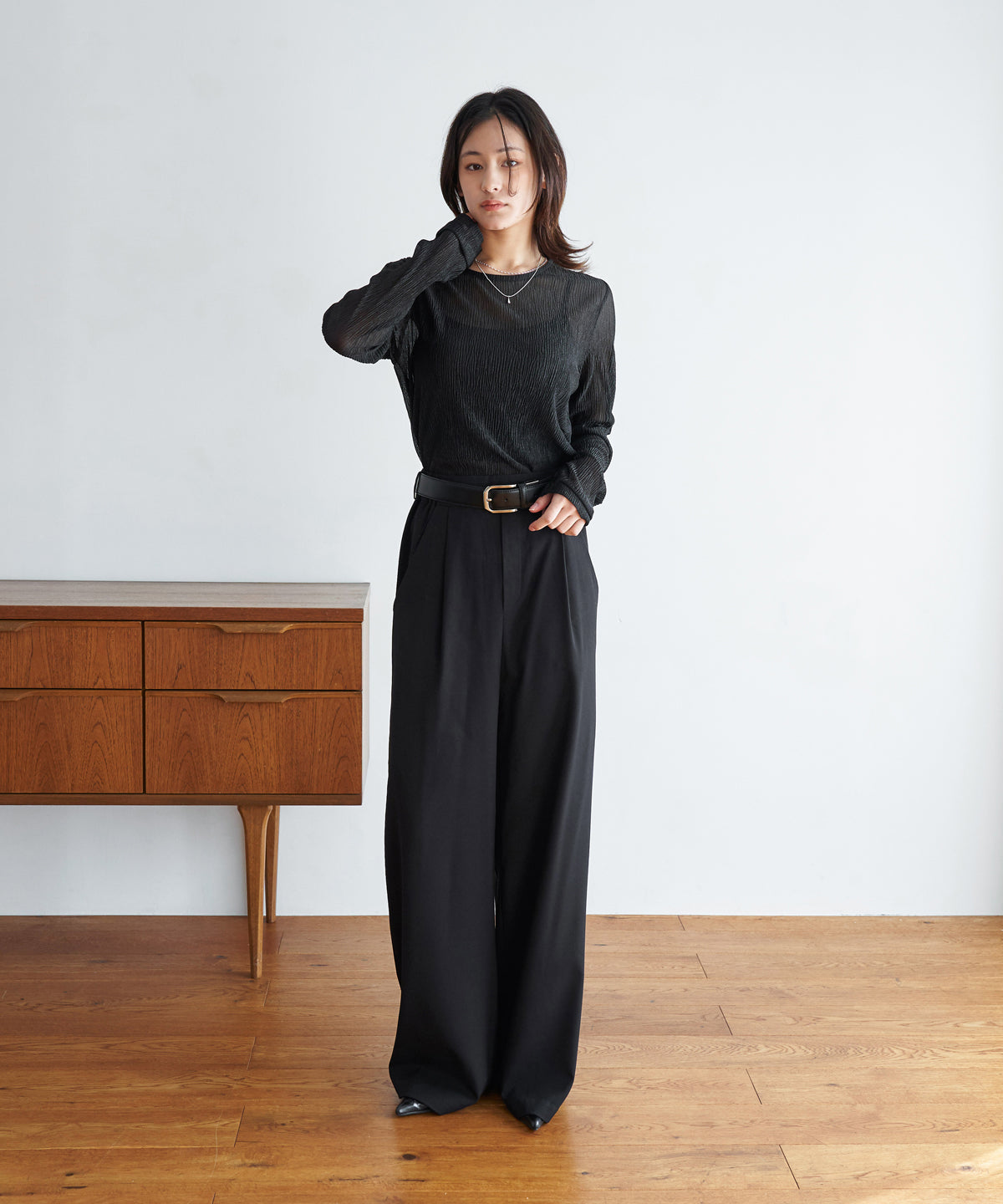 TUCK WIDE STRAIGHT PANTS