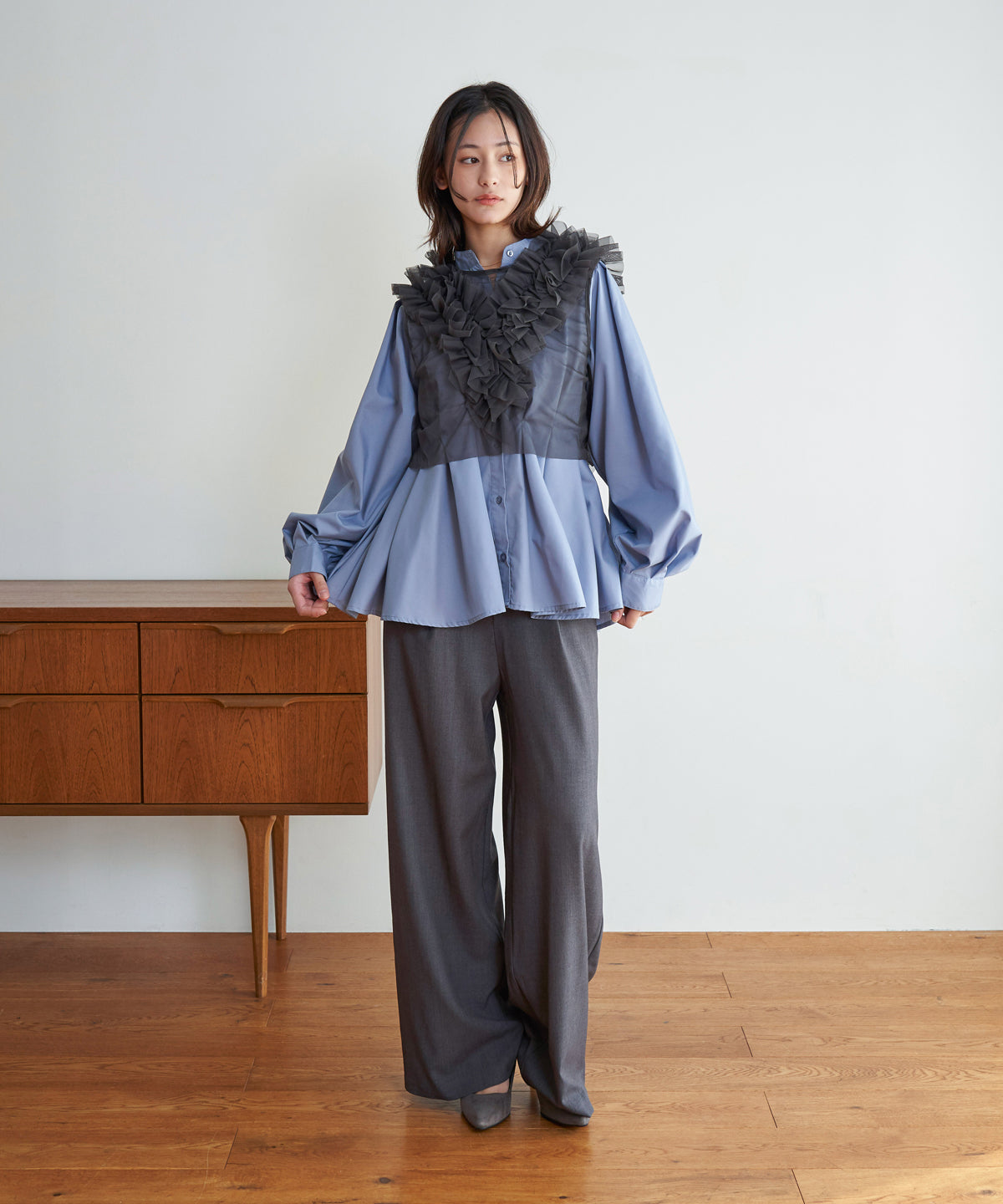 TUCK WIDE STRAIGHT PANTS