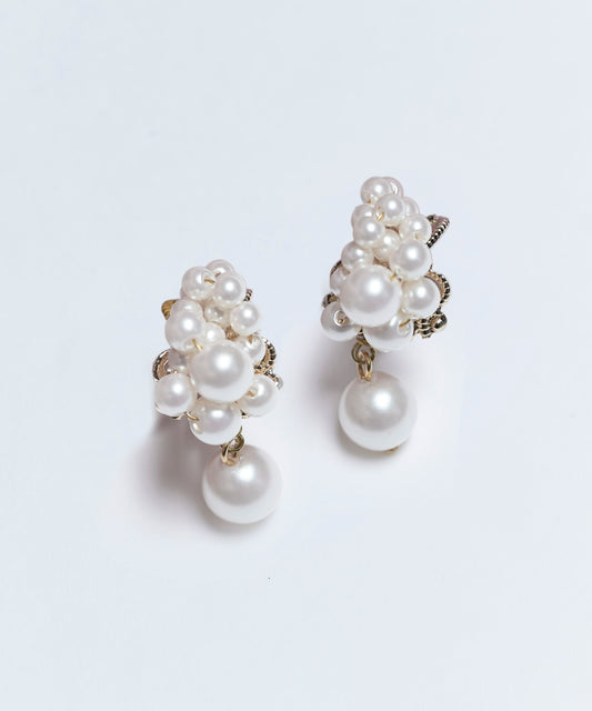 SPECK PEARL EARRING