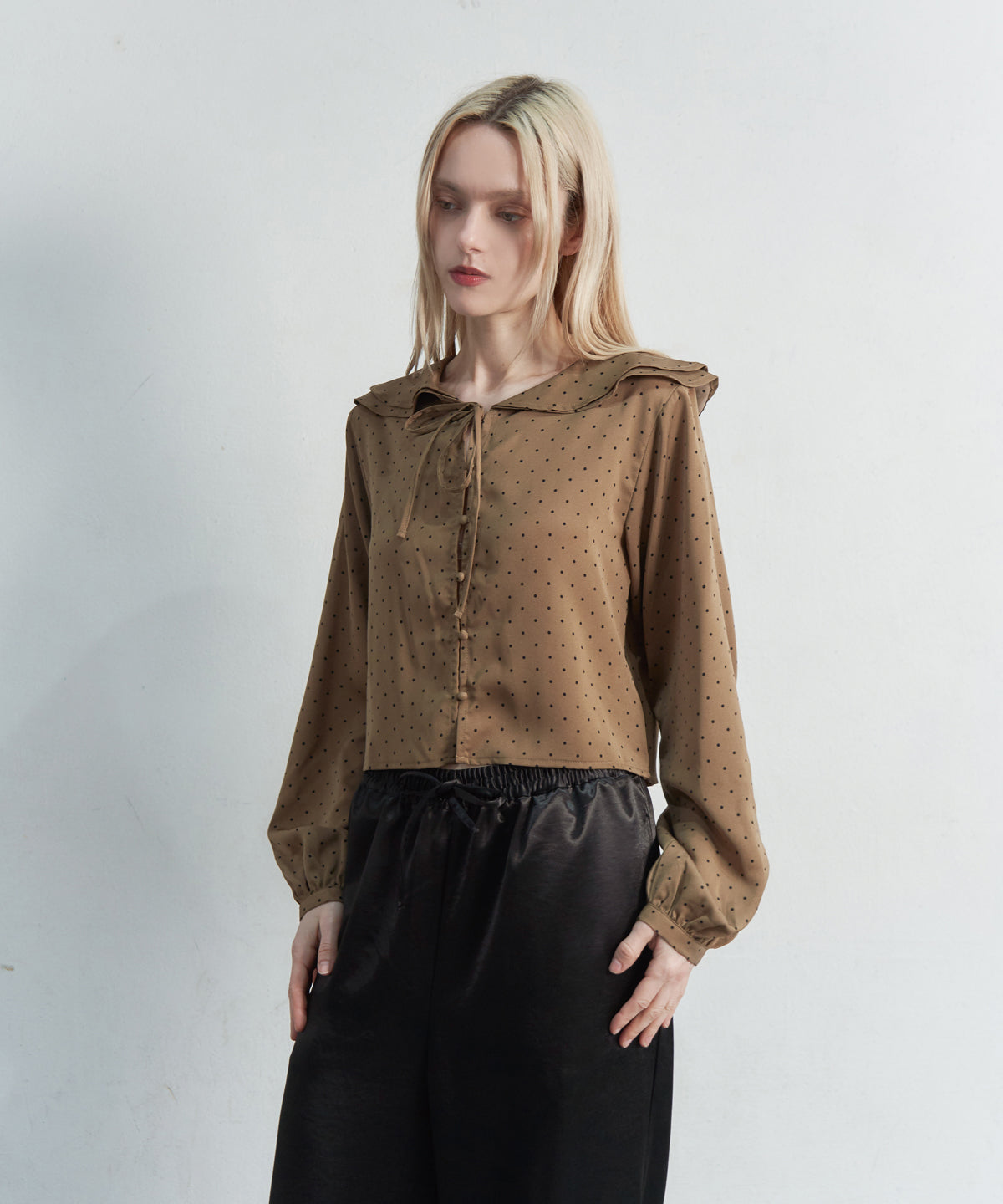 DOT FRILL BLOUSE