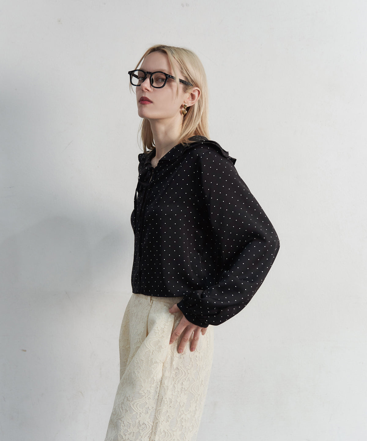 DOT FRILL BLOUSE