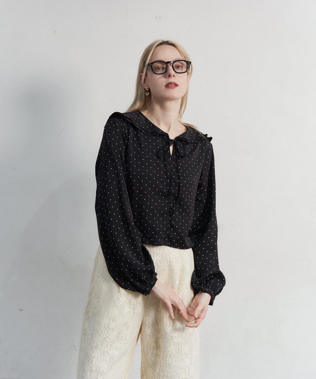 DOT FRILL BLOUSE