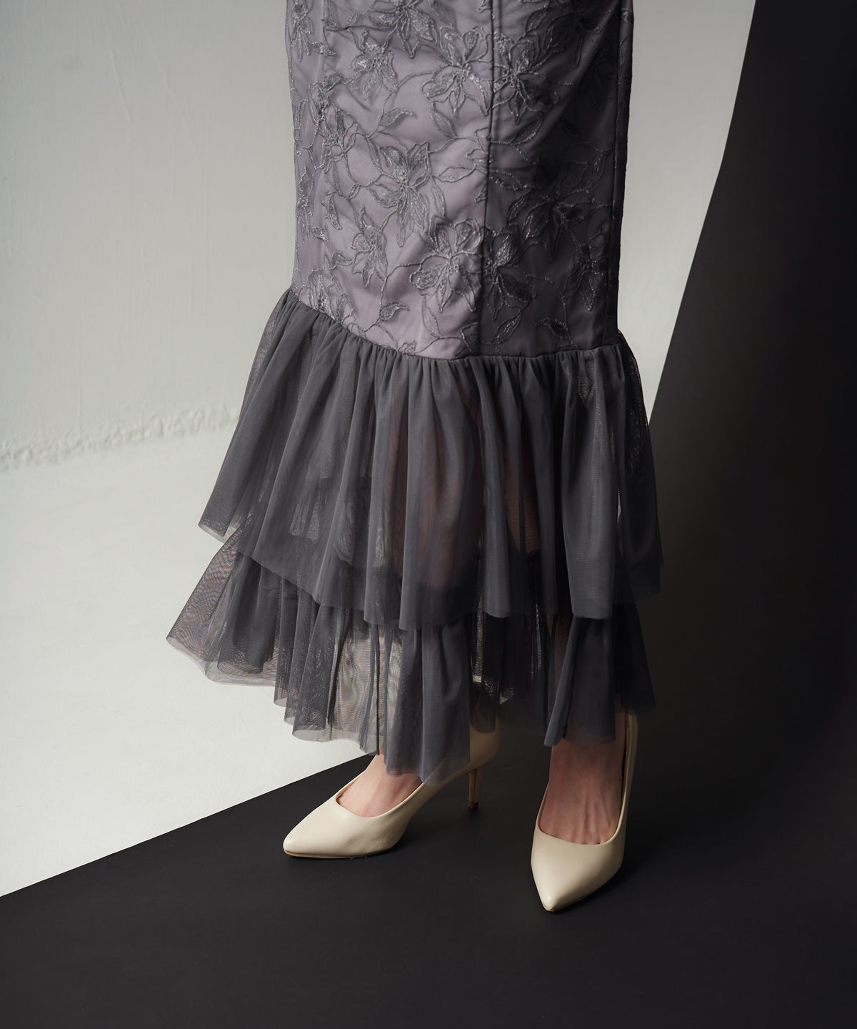 LILY LACE TIERD DRESS