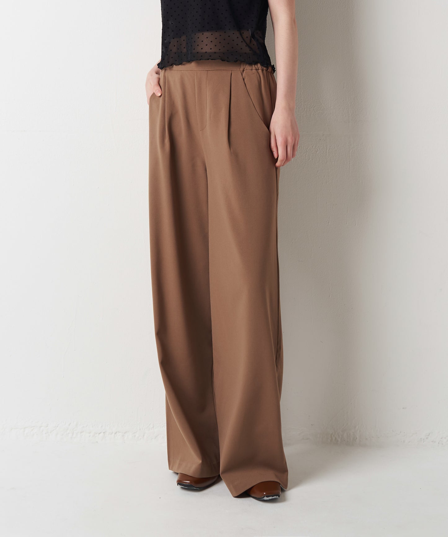 TUCK WIDE STRAIGHT PANTS
