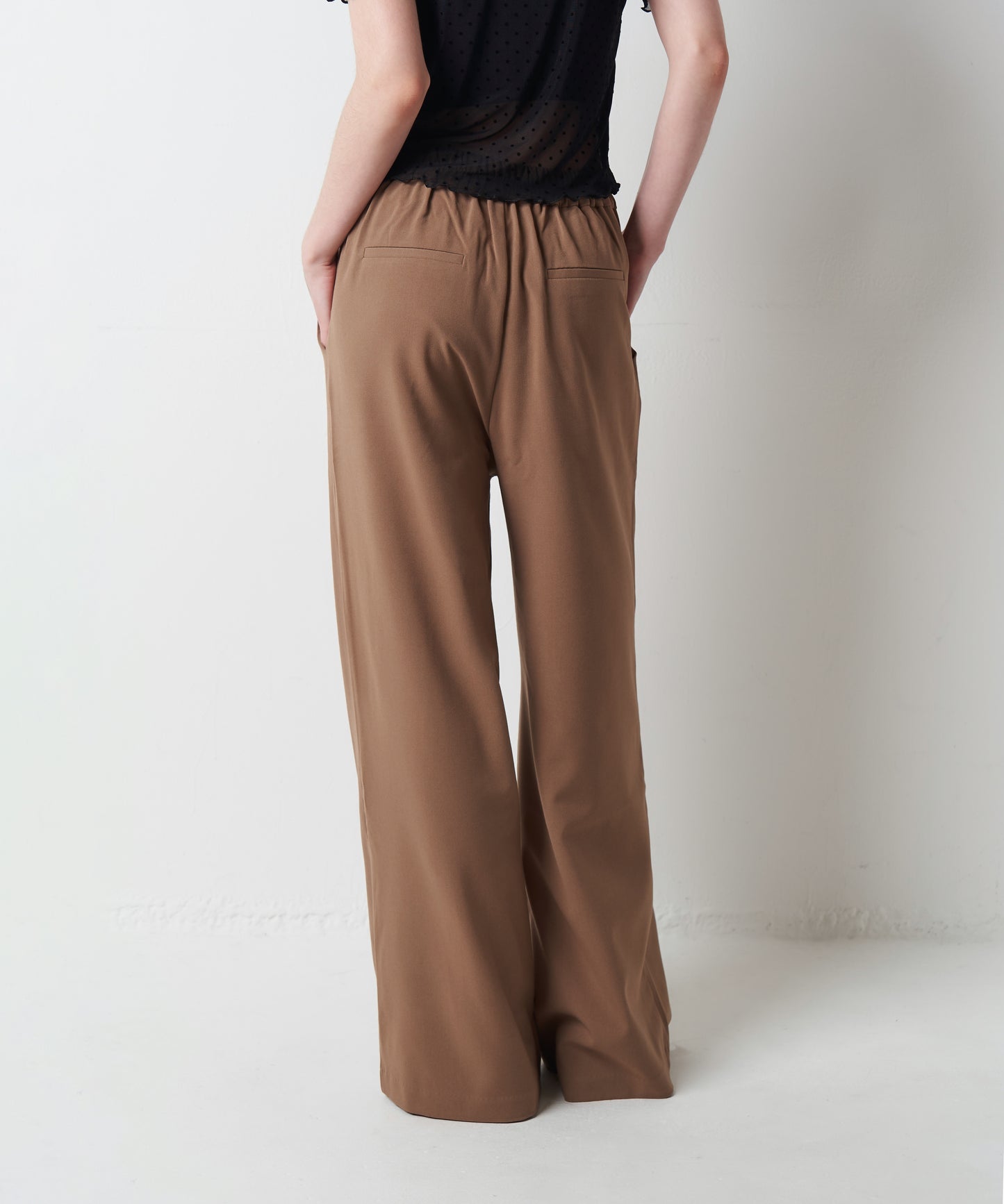 TUCK WIDE STRAIGHT PANTS