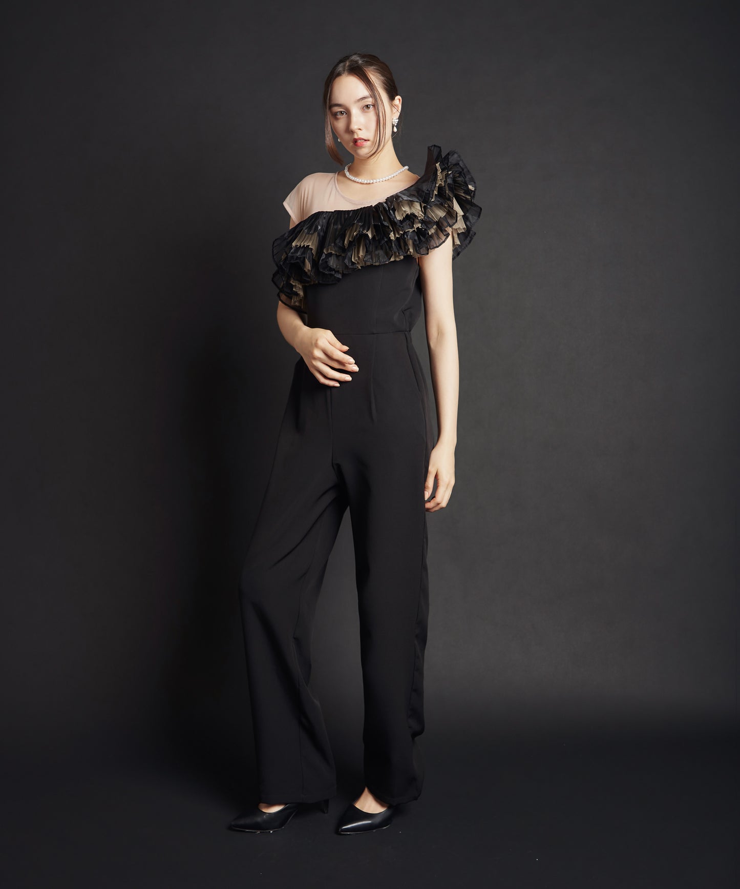 モデルサイズ：163cm B81 W62 H90 / 着用：ブラック L 