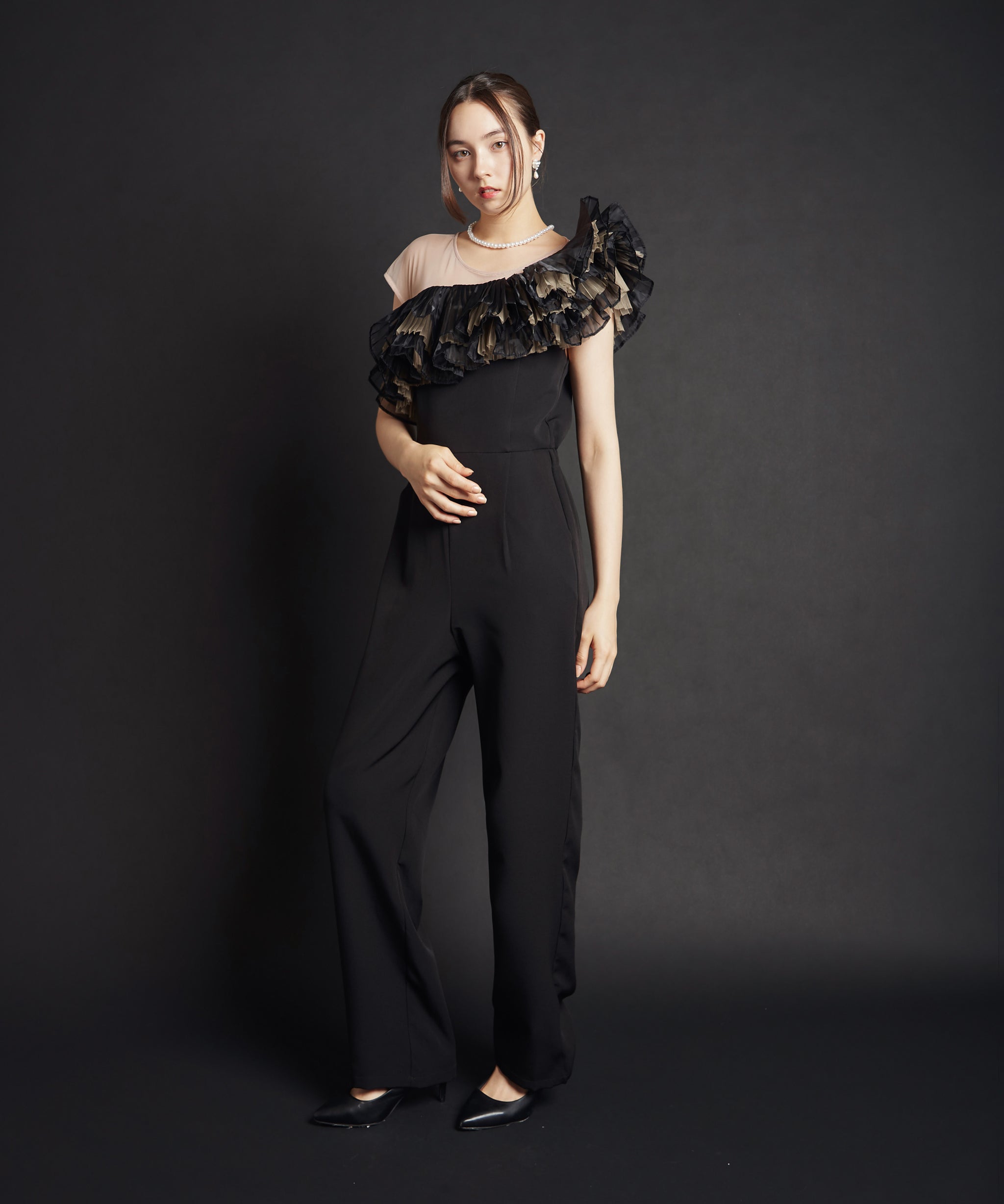 モデルサイズ：163cm B81 W62 H90 / 着用：ブラック L 