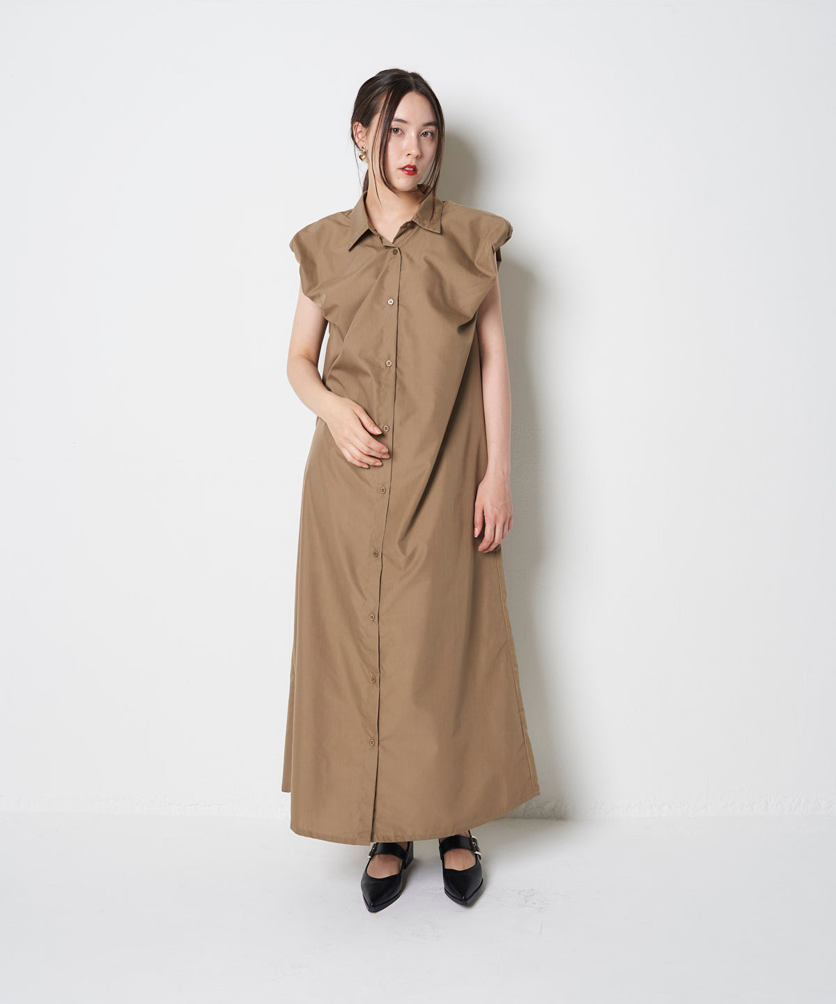 モデルサイズ：163cm B81 W62 H90 / 着用：ベージュ