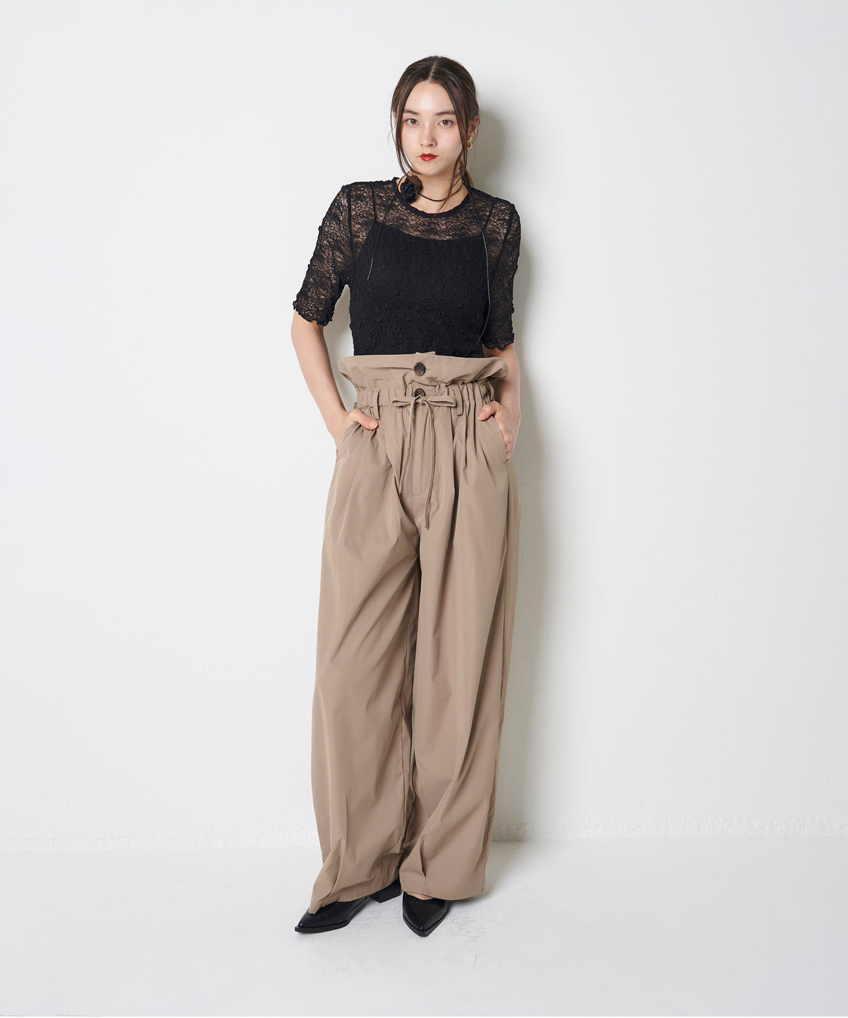 モデルサイズ：163cm B81 W62 H90 / 着用：ブラック