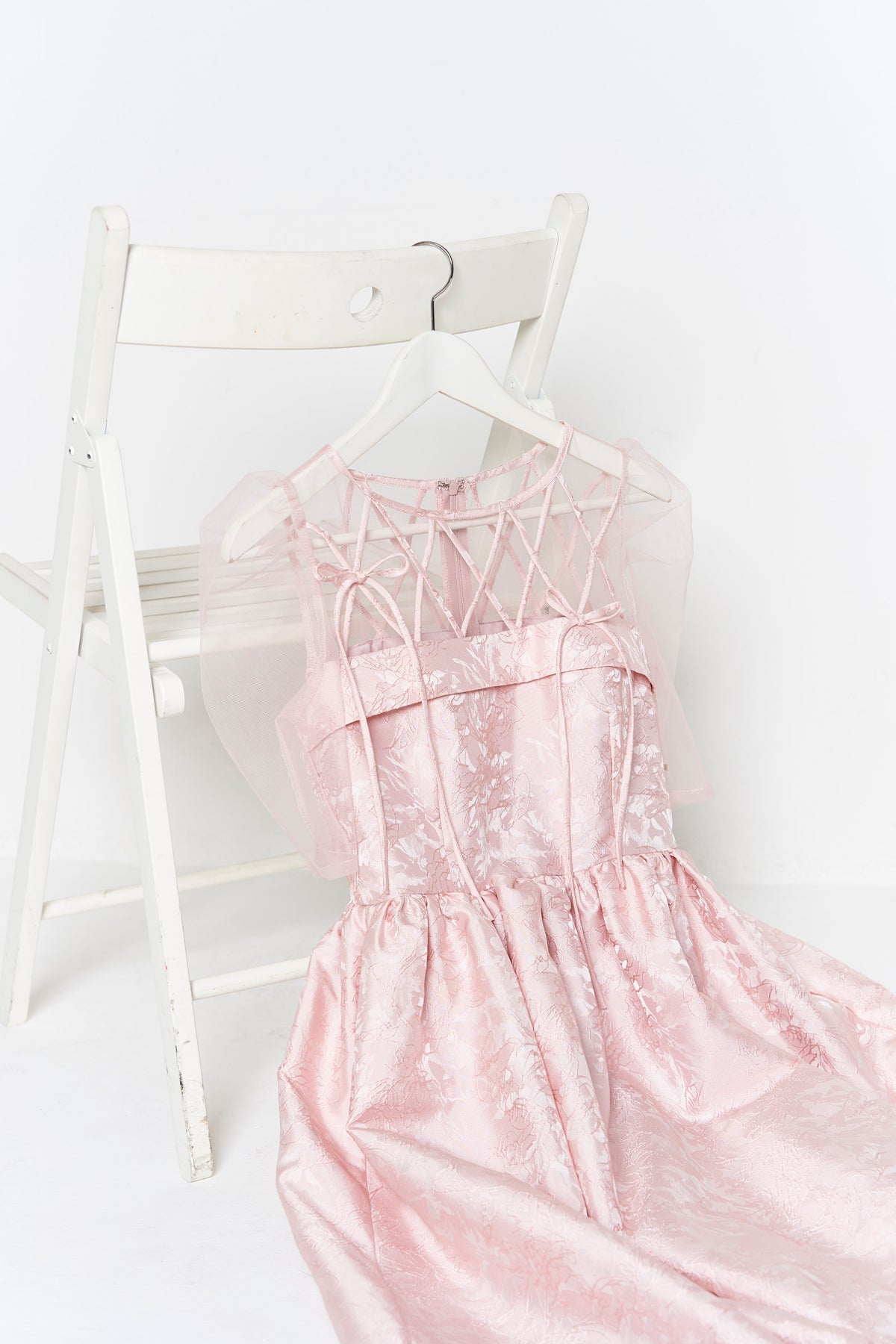 RIBBON MOTIF JACQUARD DRESS