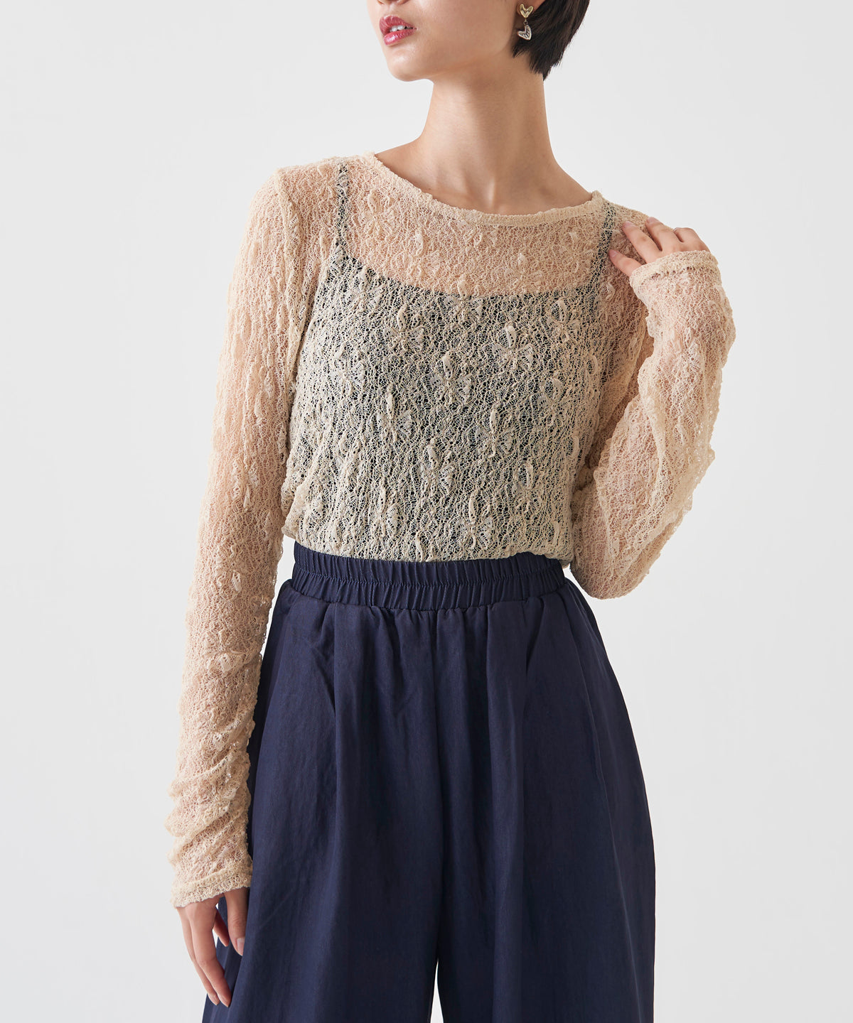 LACE GATHER TOP