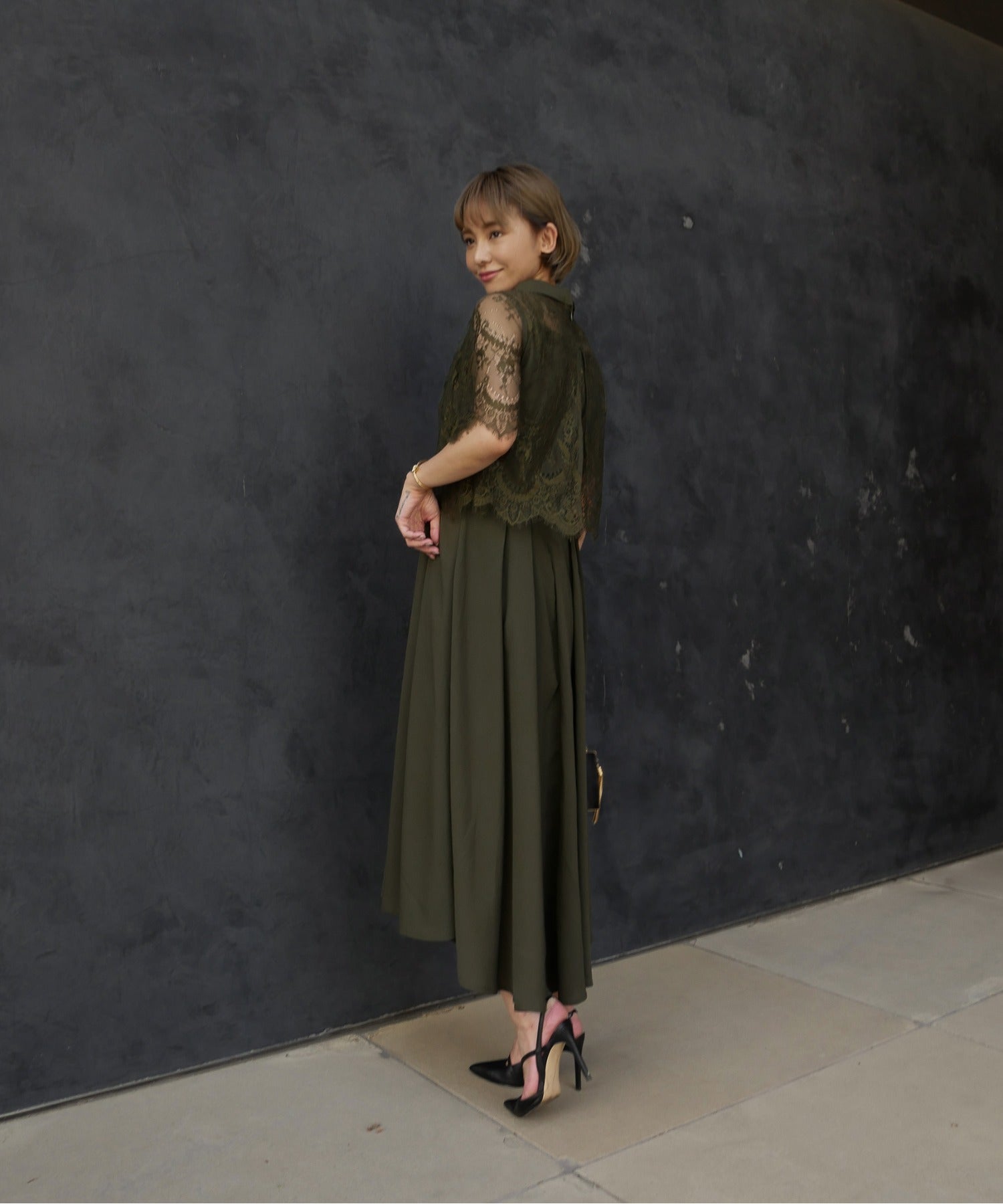 モデルサイズ：160cm B84 W61 H84 / 着用：カーキ S