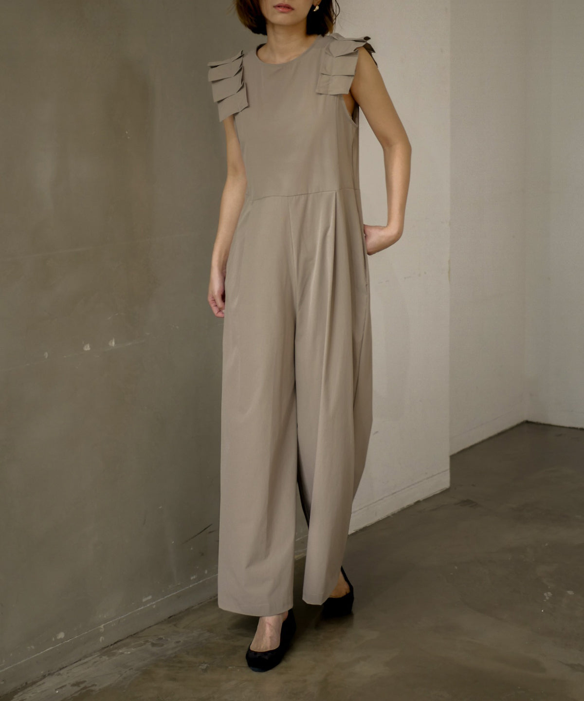 モデルサイズ：160cm B84 W61 H84 / 着用：モカベージュ