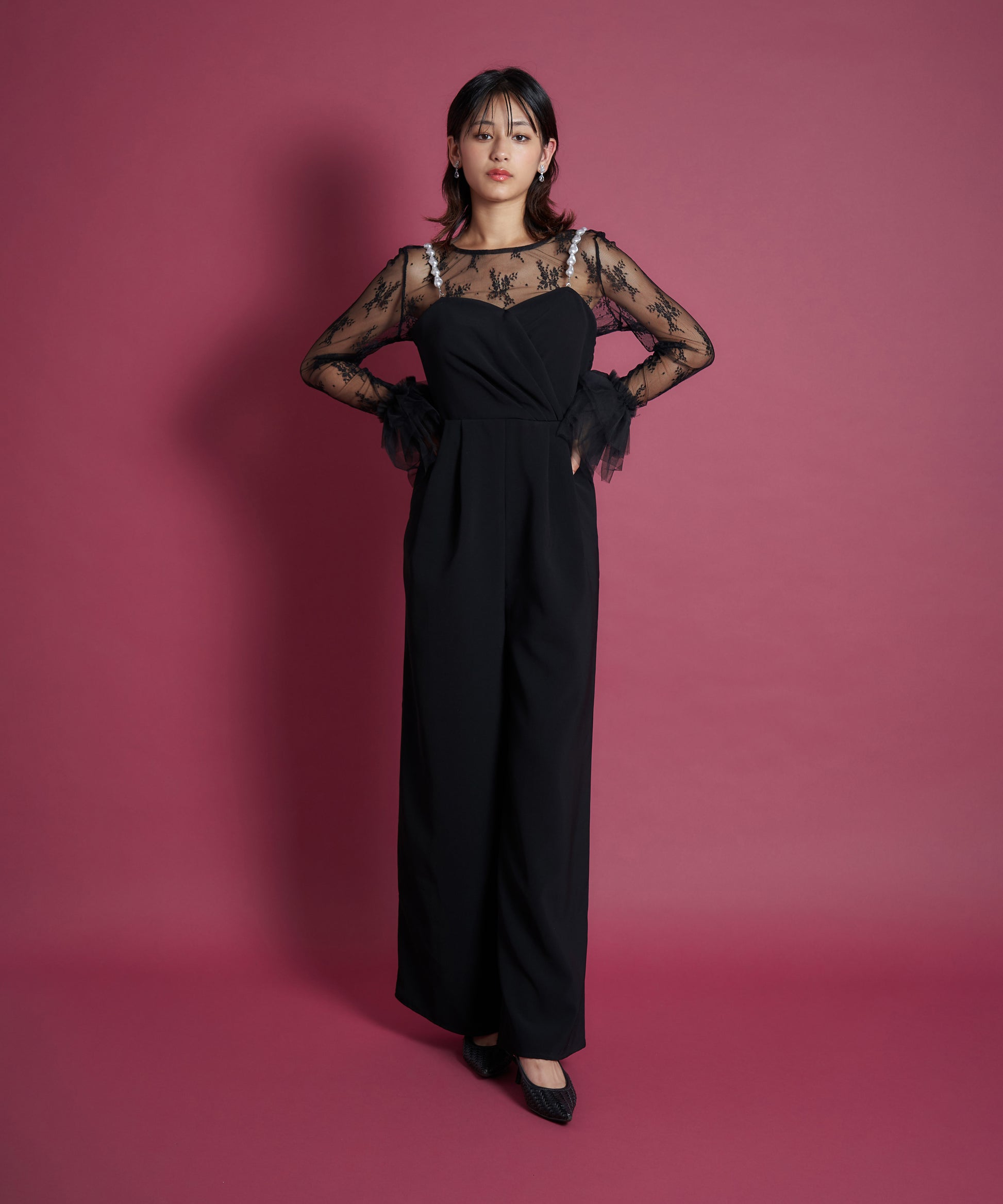 モデルサイズ：162cm B80 W59 H83 / 着用：ブラック M