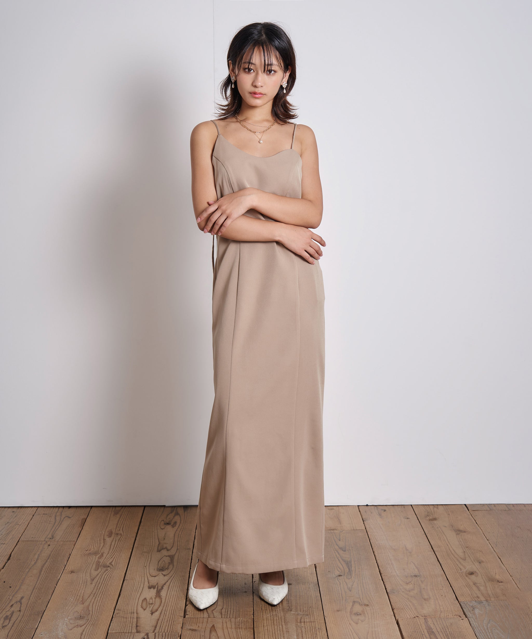 モデルサイズ：162cm B80 W59 H83 / 着用：ベージュ M
