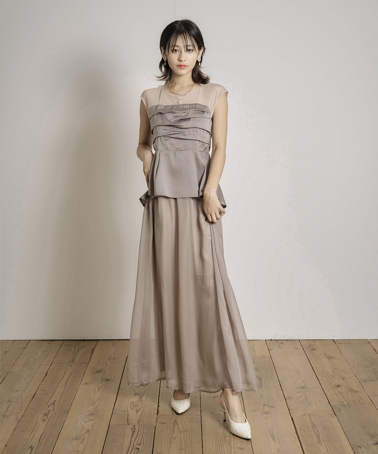 モデルサイズ：162cm B80 W59 H83 / 着用：グレージュ