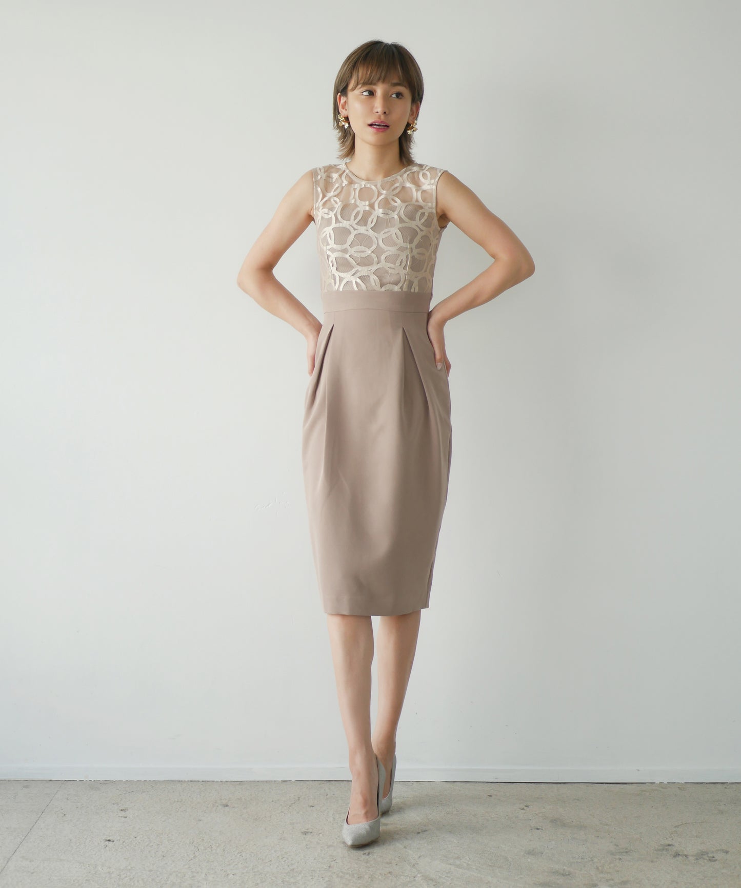 UNBILLION LACE DRESS