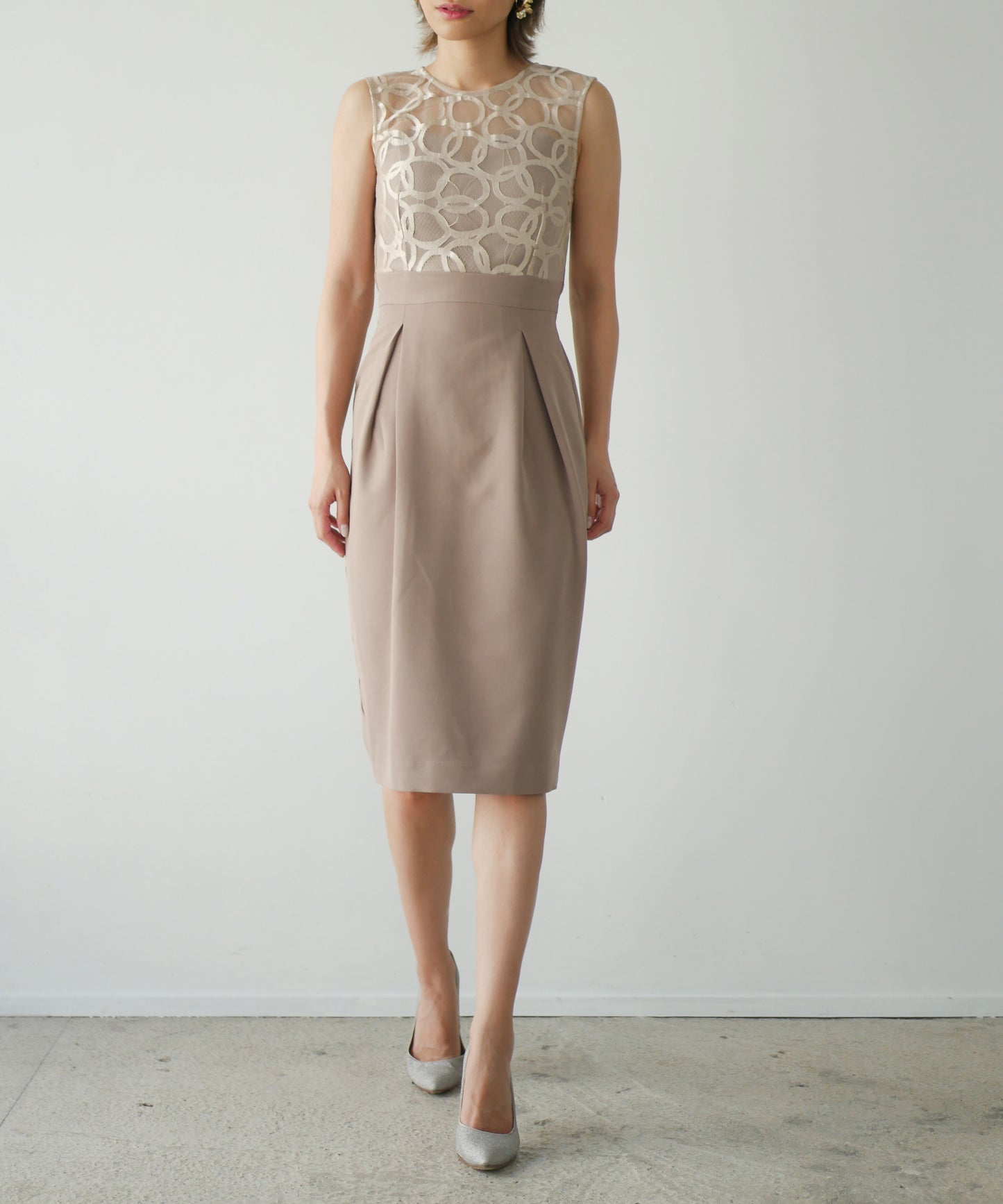 UNBILLION LACE DRESS