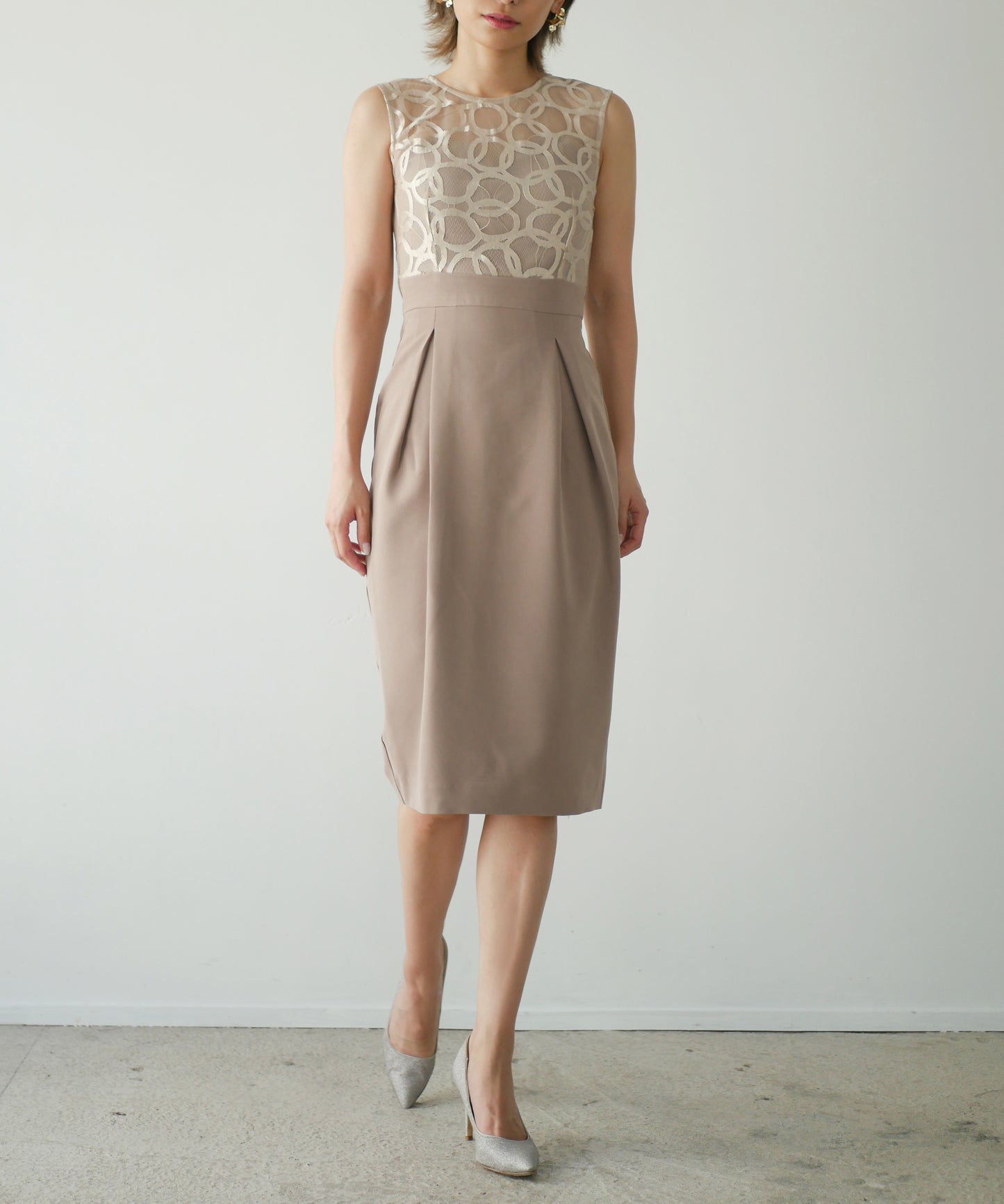 UNBILLION LACE DRESS