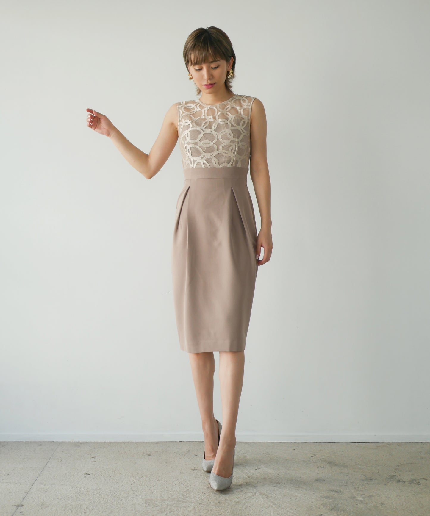 UNBILLION LACE DRESS