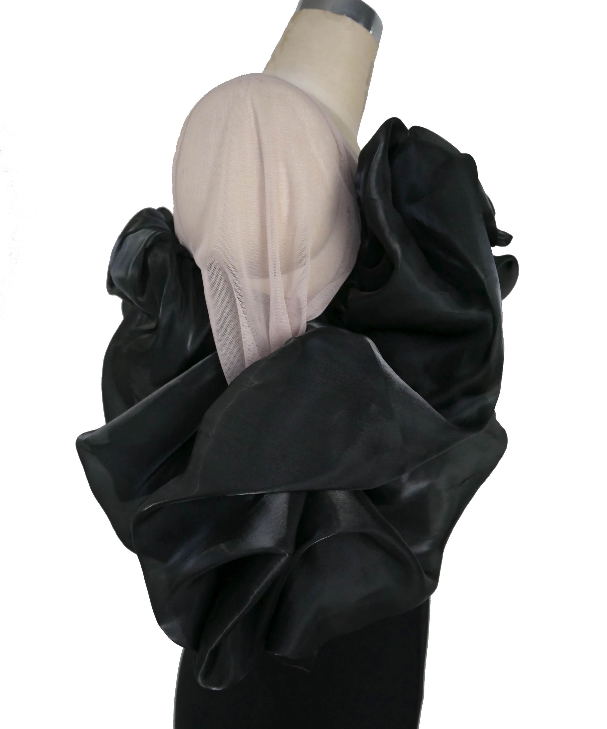 VOLUME RAFFLE DRESS
