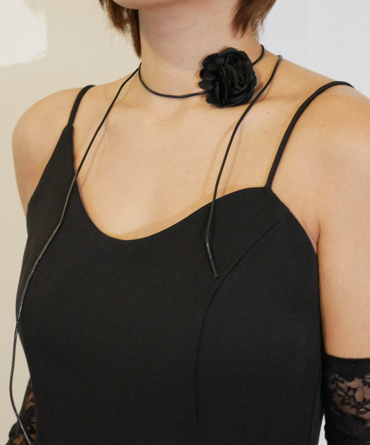 FLOWER CHOKER