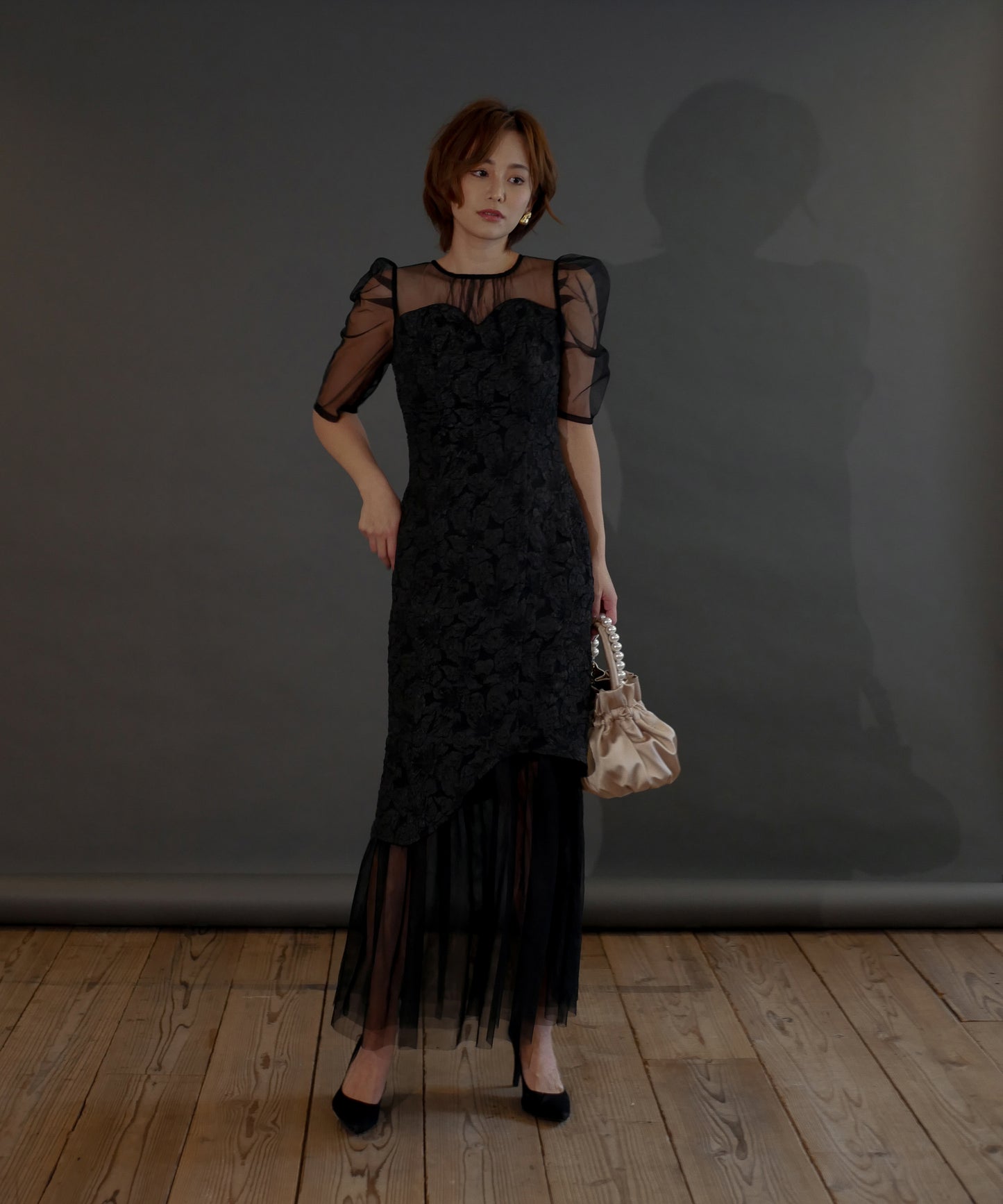 モデルサイズ：160cm B84 W61 H84 / 着用：ブラック S