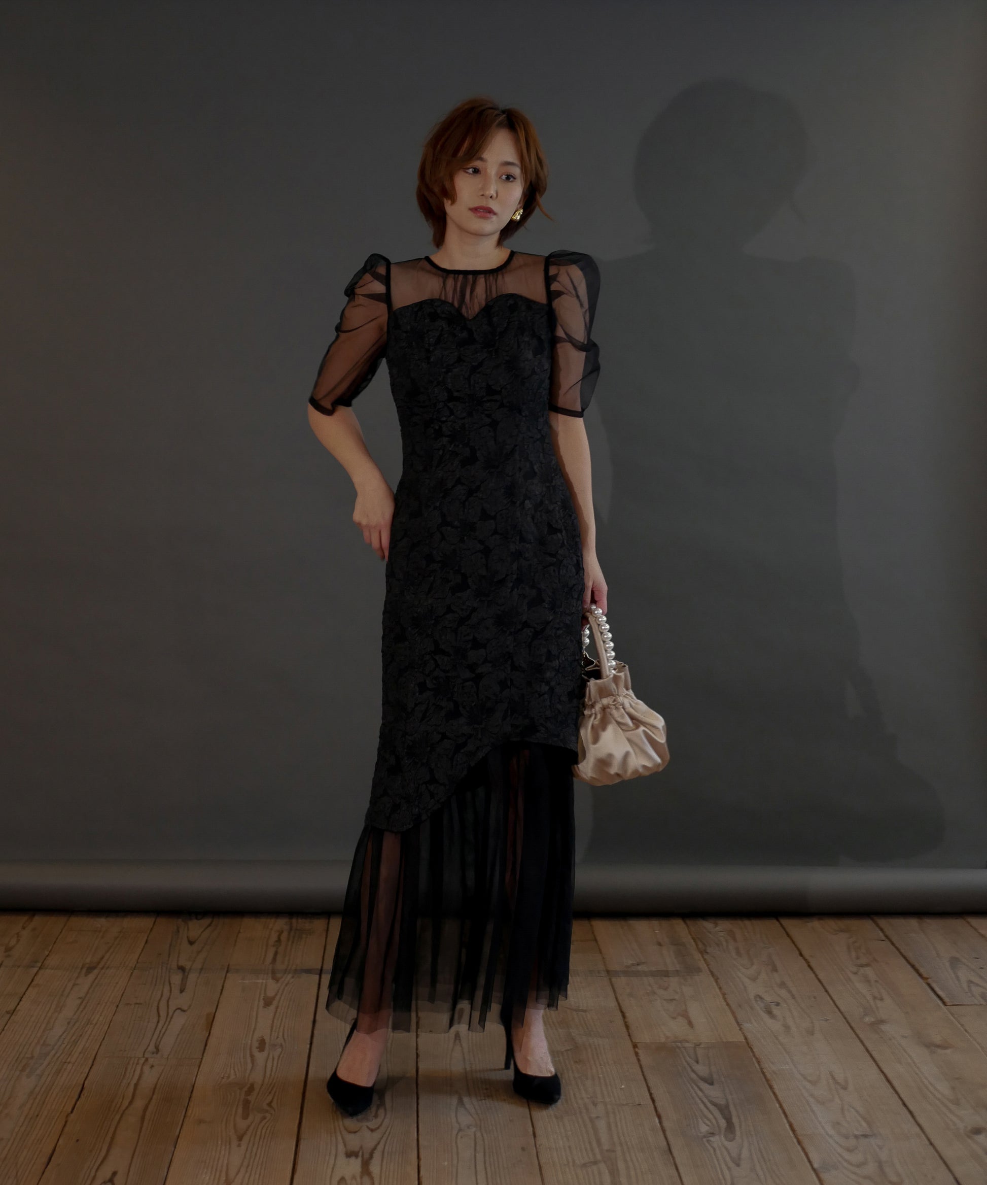 モデルサイズ：160cm B84 W61 H84 / 着用：ブラック S